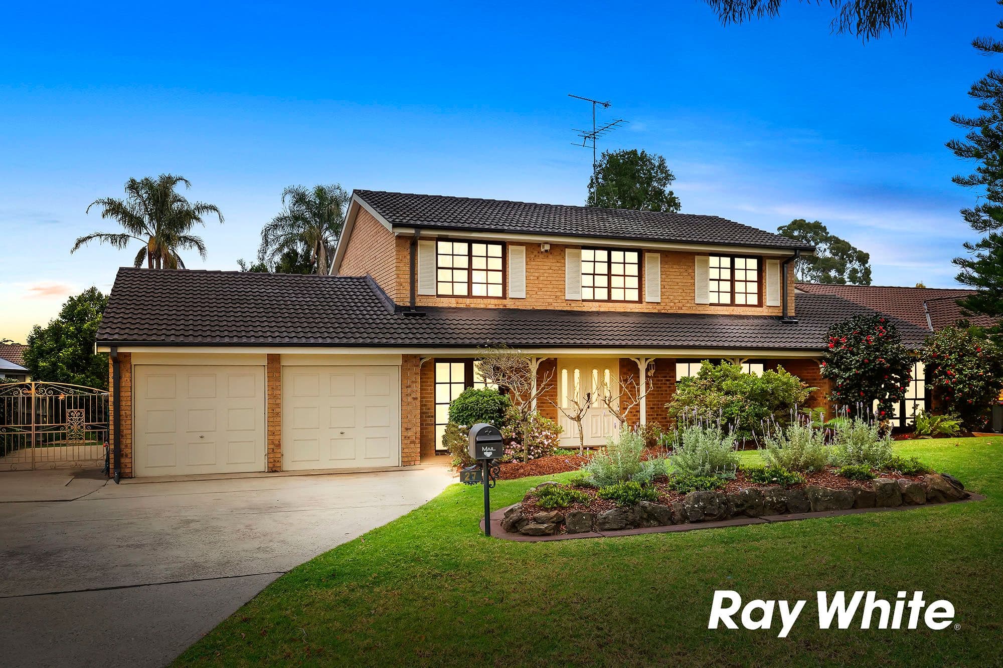 27 Chiltern Crescent, Castle Hill - Image 1