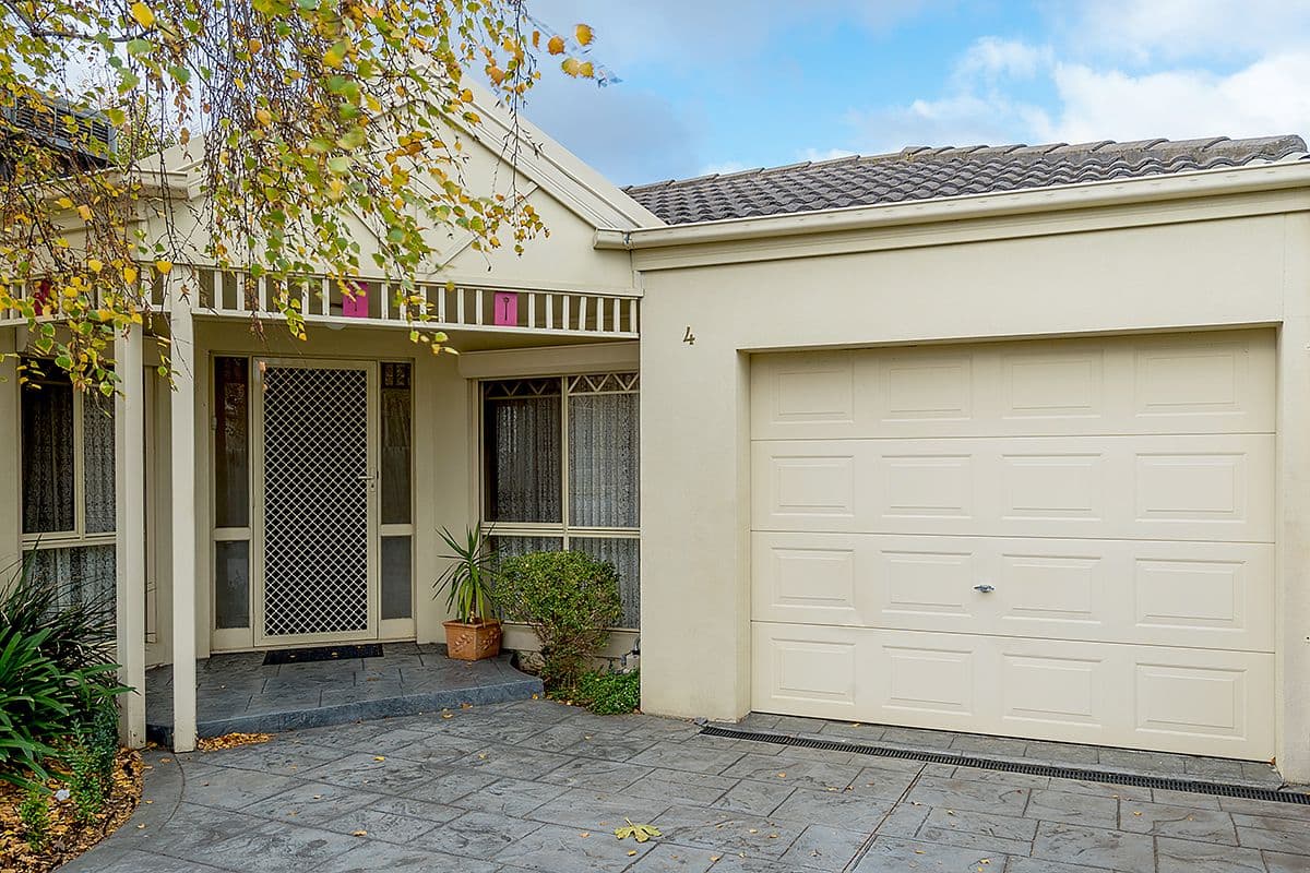 118 Bruce Street, Coburg VIC 3058, Coburg - Thumbnail 2