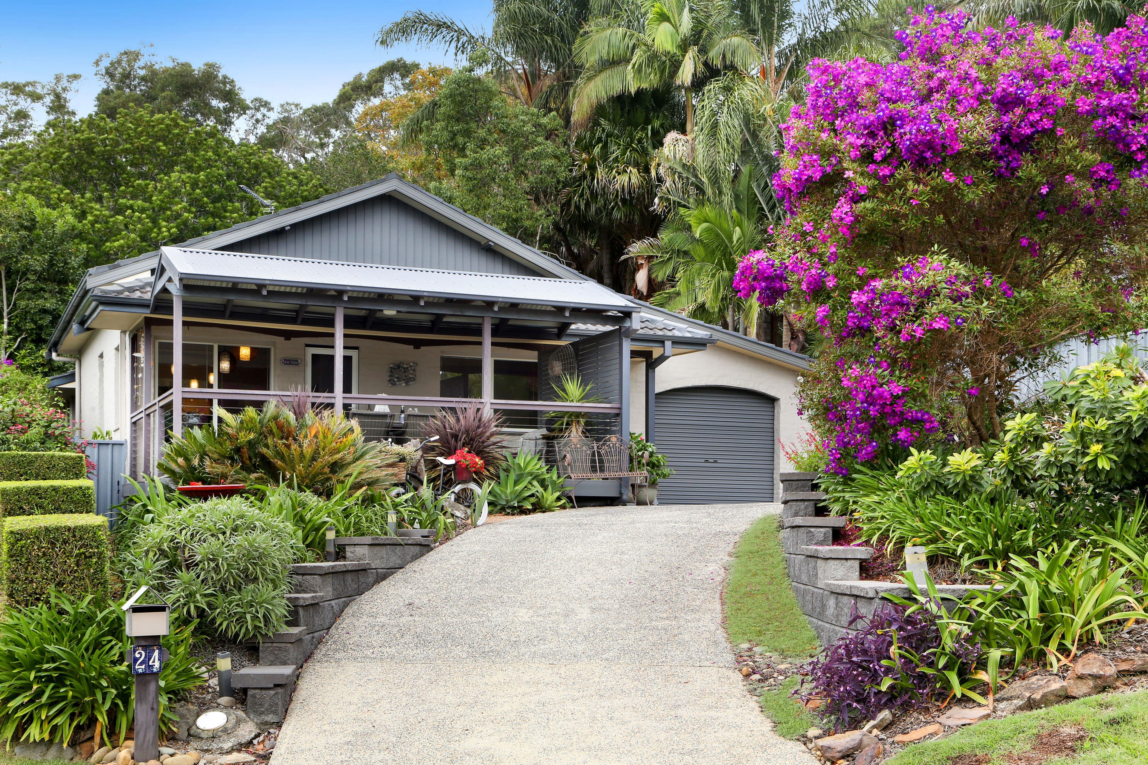 24 Wilkie-King Avenue, Saratoga - Image 1
