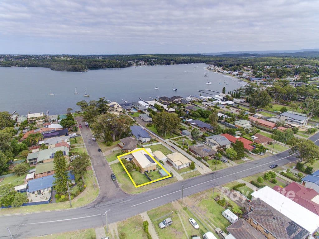 1 South Street, Kilaben Bay - Image 1