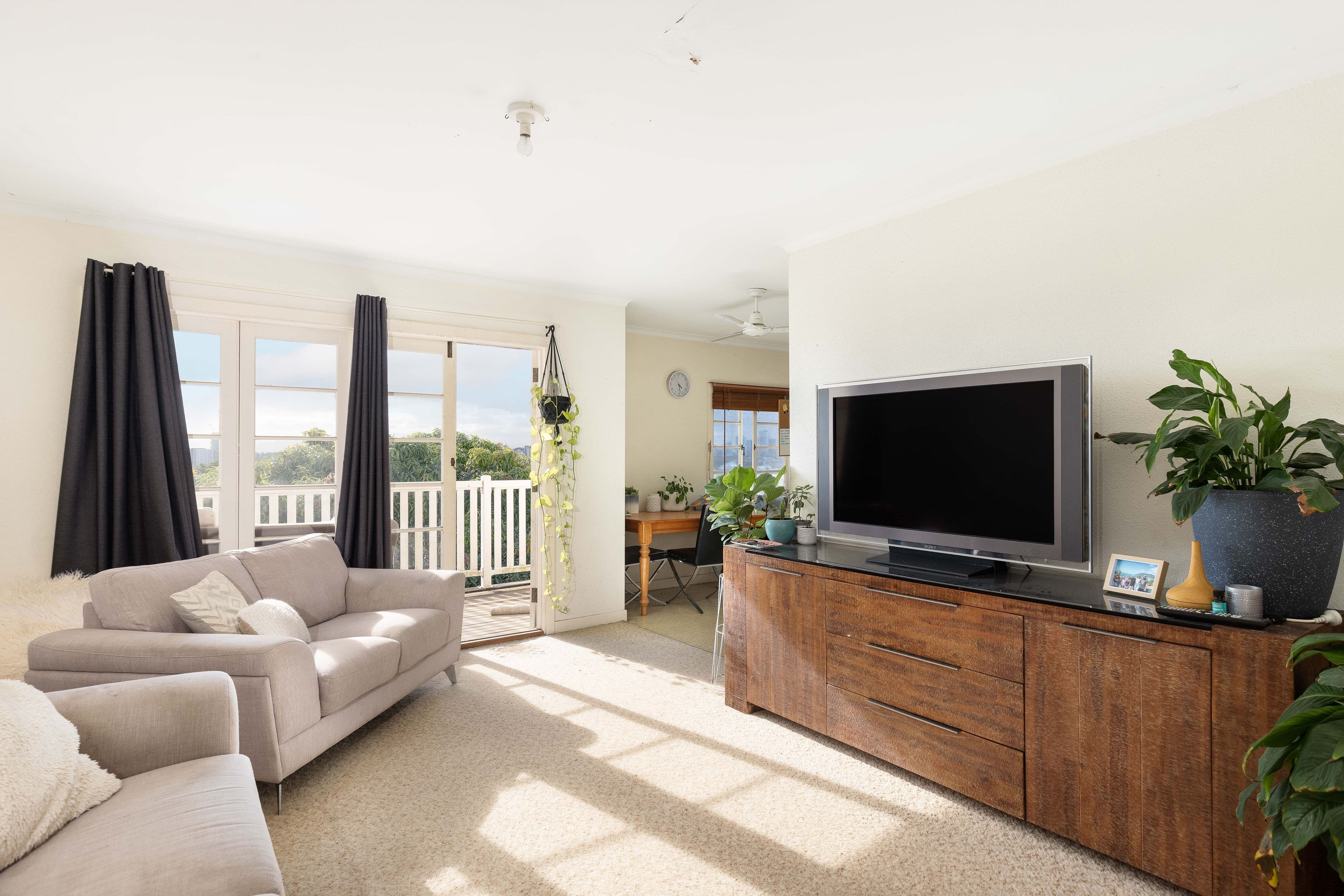 17 Welwyn Crescent, Coorparoo QLD 4151, Coorparoo - Thumbnail 8