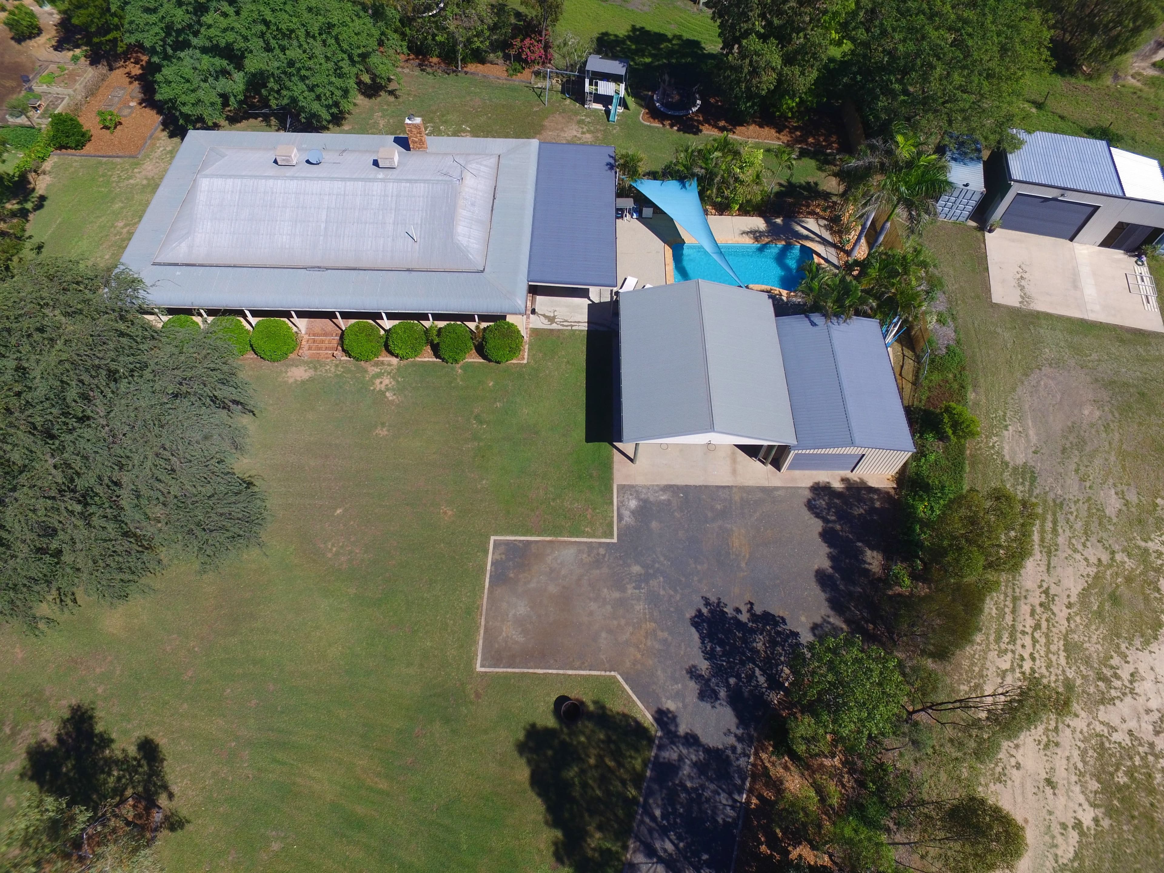 63 Slack Drive, Emerald QLD 4720, Emerald - Thumbnail 2