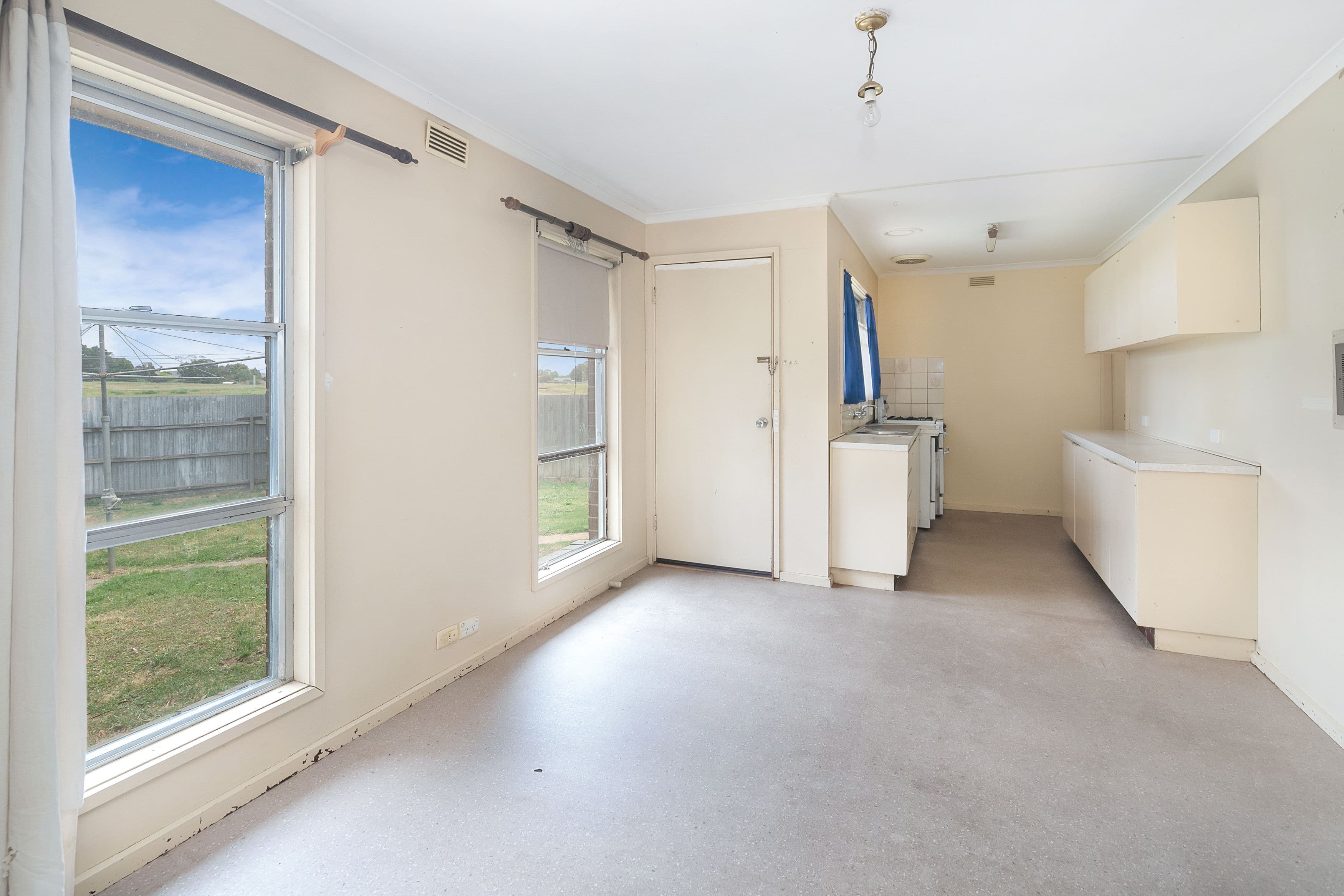 38 Erica Street, Wendouree VIC 3355, Wendouree - Thumbnail 4