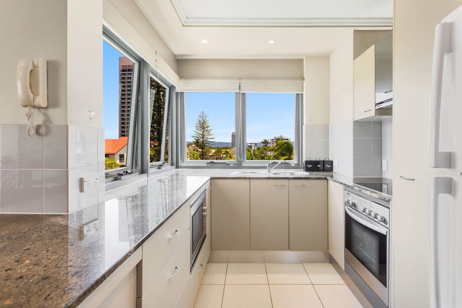 15 Wharf Road 'Sol Air', Surfers Paradise QLD 4217, Surfers Paradise - Thumbnail 4