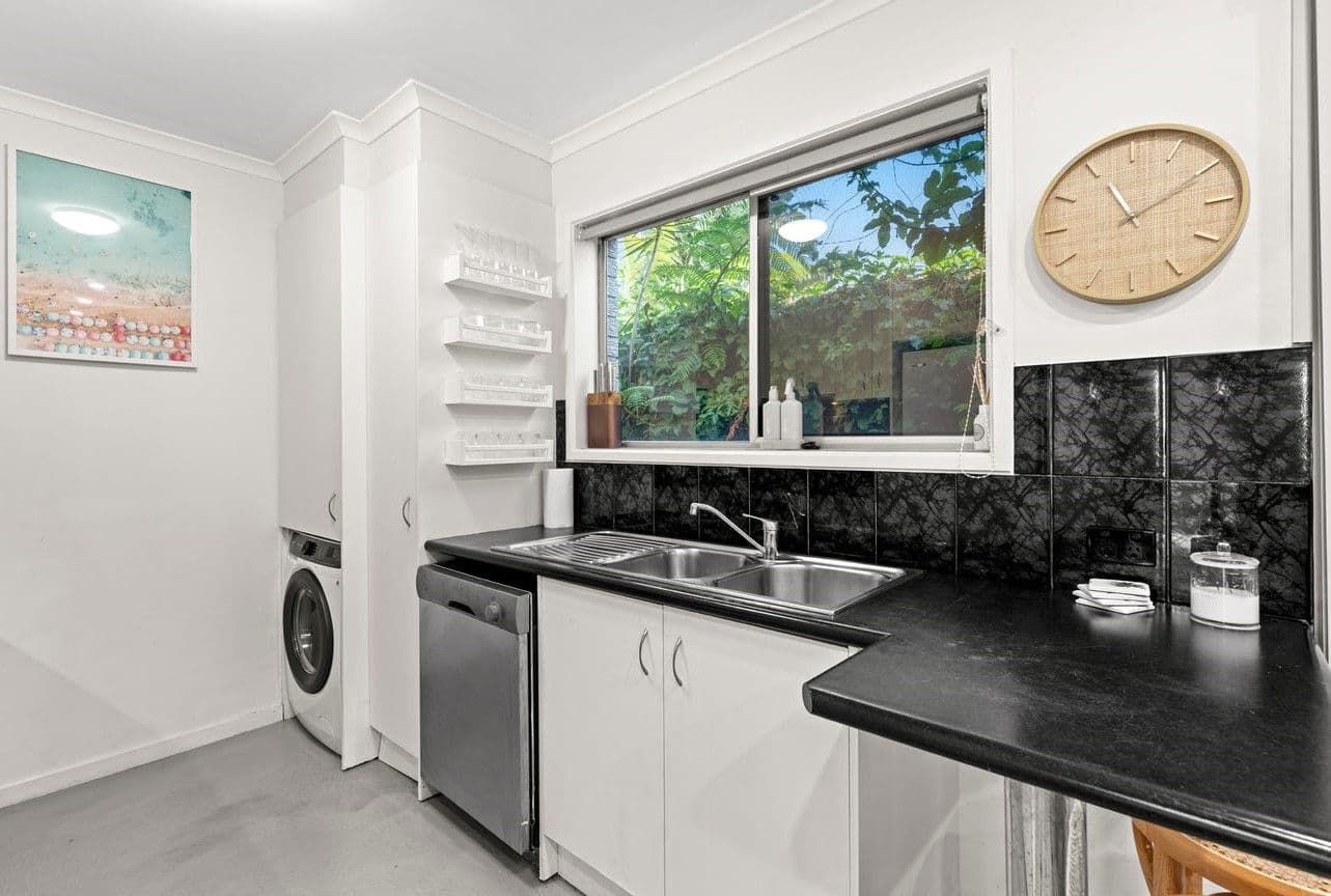 4/198 C Hedges Avenue, Mermaid Beach QLD 4218, Mermaid Beach - Thumbnail 5