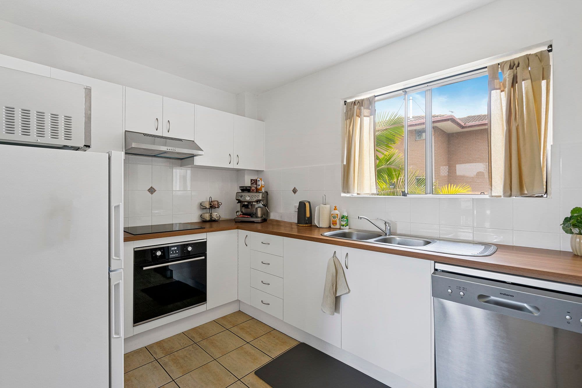 2 Honeysuckle Street, Mansfield QLD 4122, Mansfield - Thumbnail 7