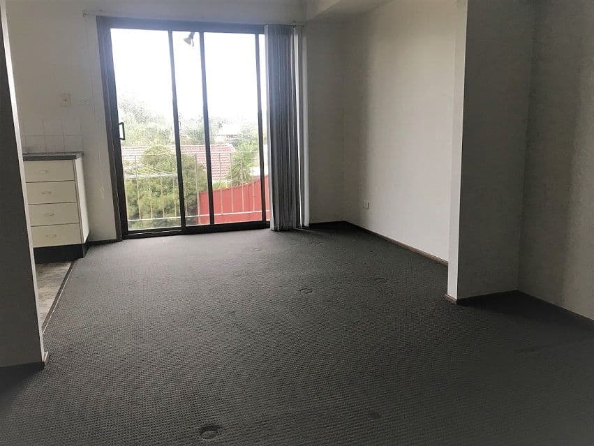 2/84 Chasselas Avenue, Eschol Park NSW 2558, Eschol Park - Thumbnail 2