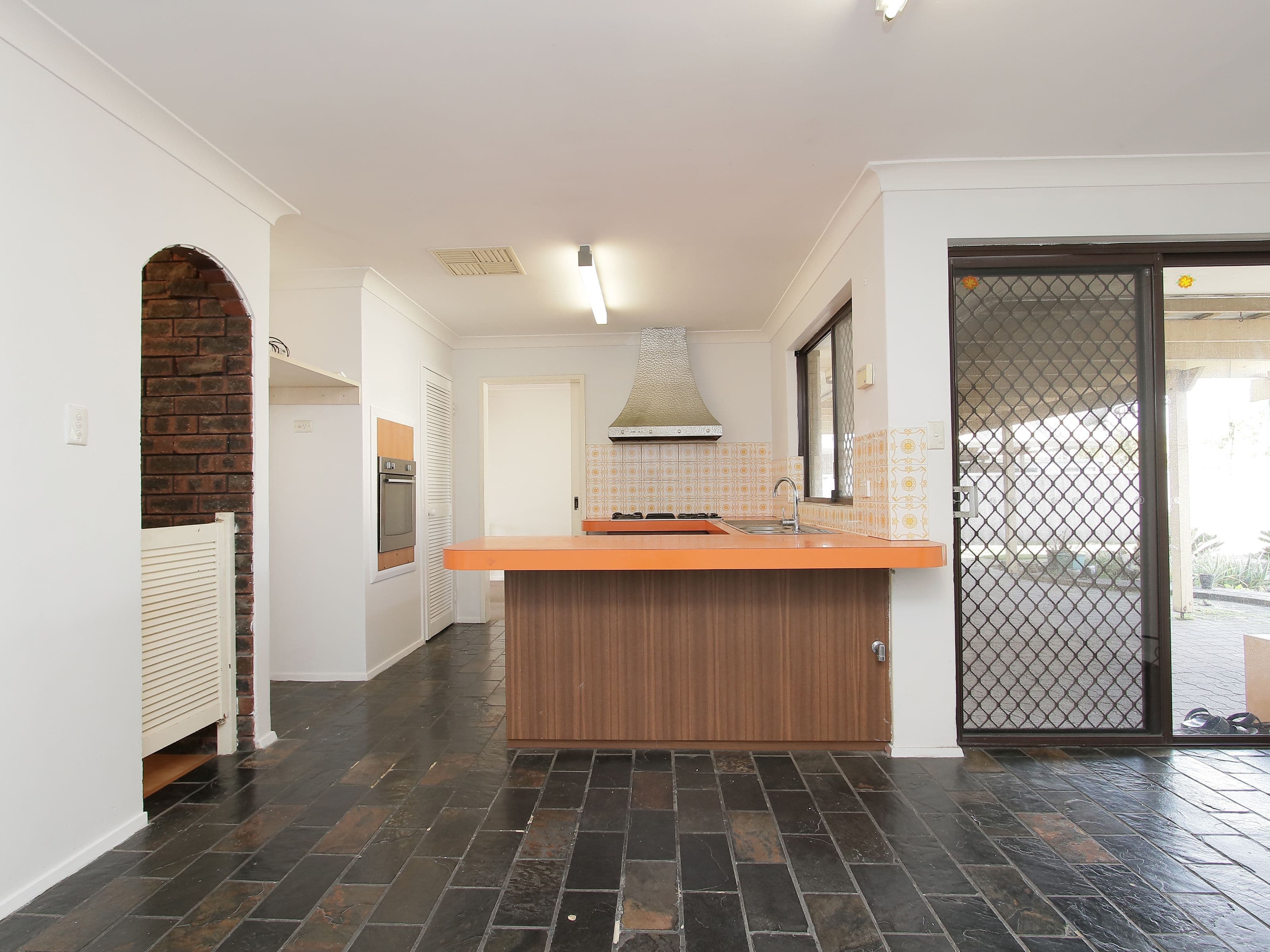 28 Narcissus Avenue, Parkwood WA 6147, Parkwood - Thumbnail 2