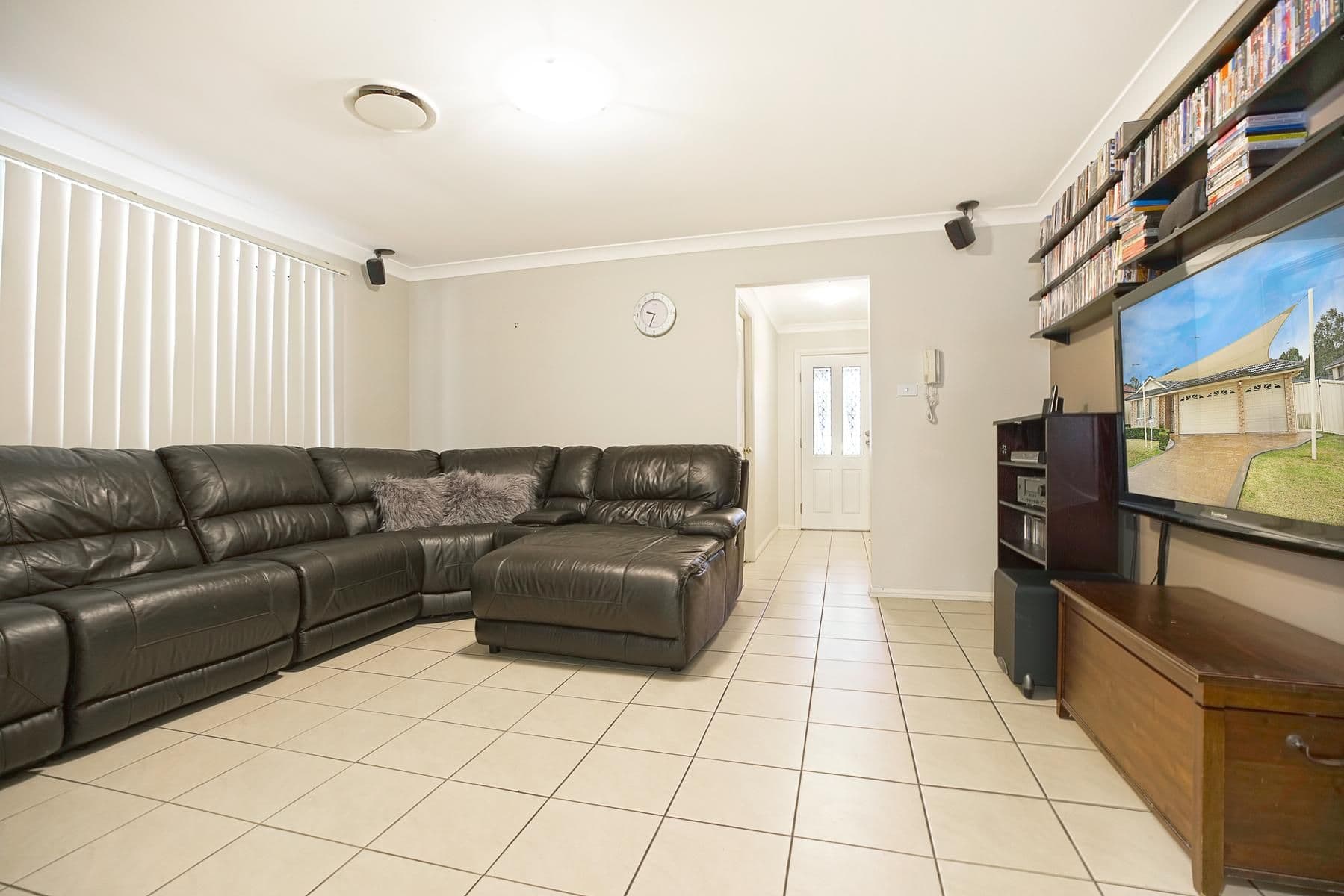 16 Wallan Avenue, Glenmore Park - Thumbnail 2