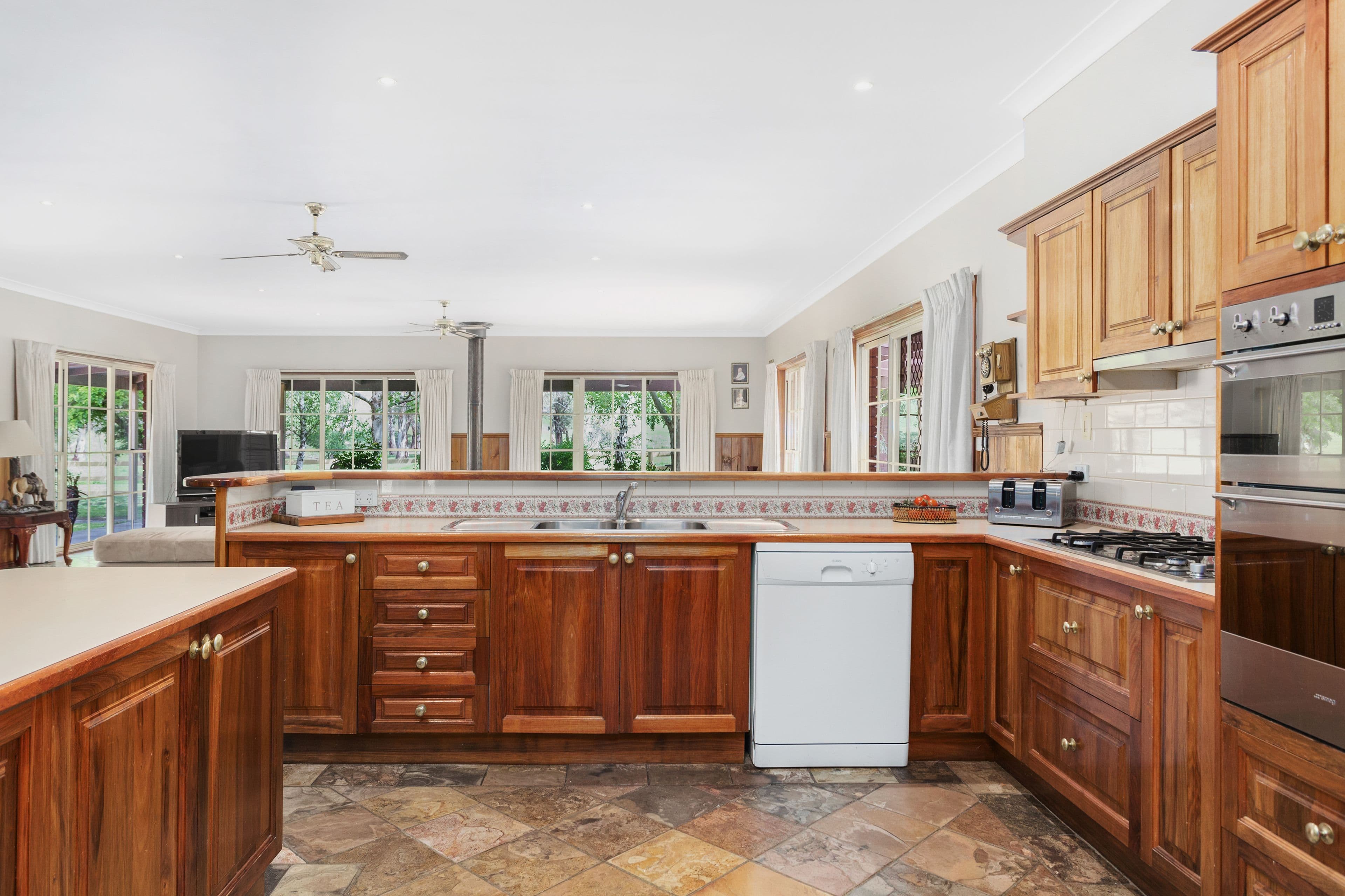 295 Army Road, Pakenham VIC 3810, Pakenham - Thumbnail 8