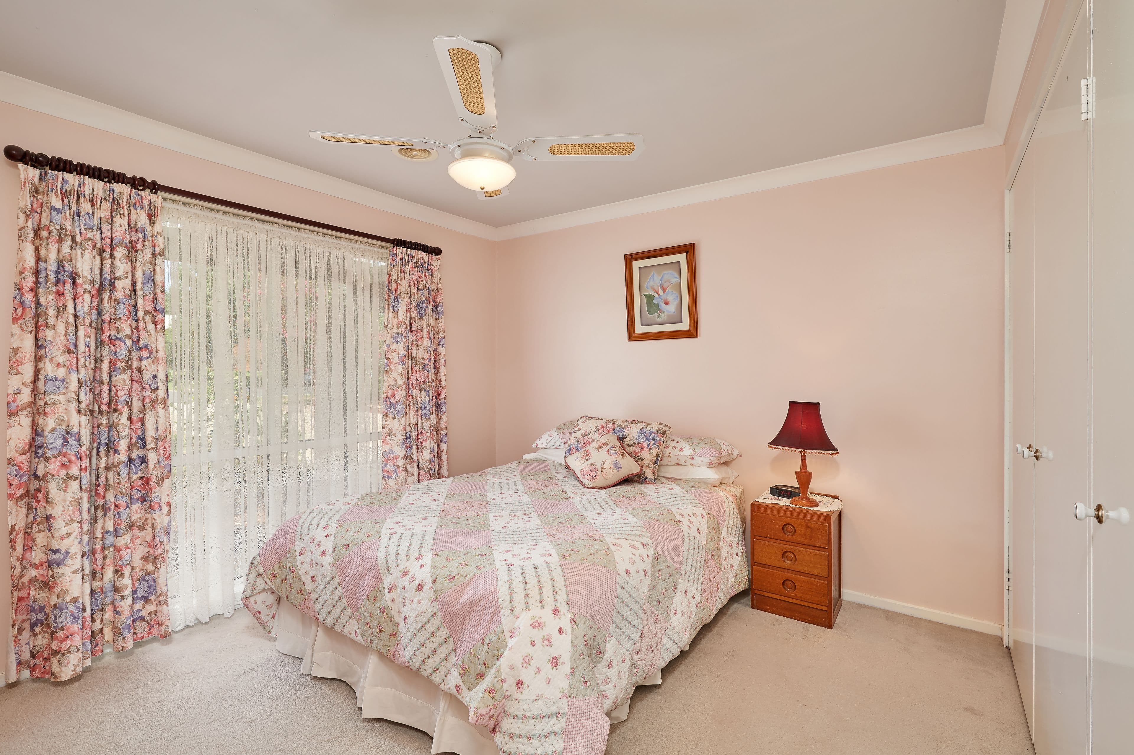 11 Balleroo Crescent, Glenfield Park - Thumbnail 7