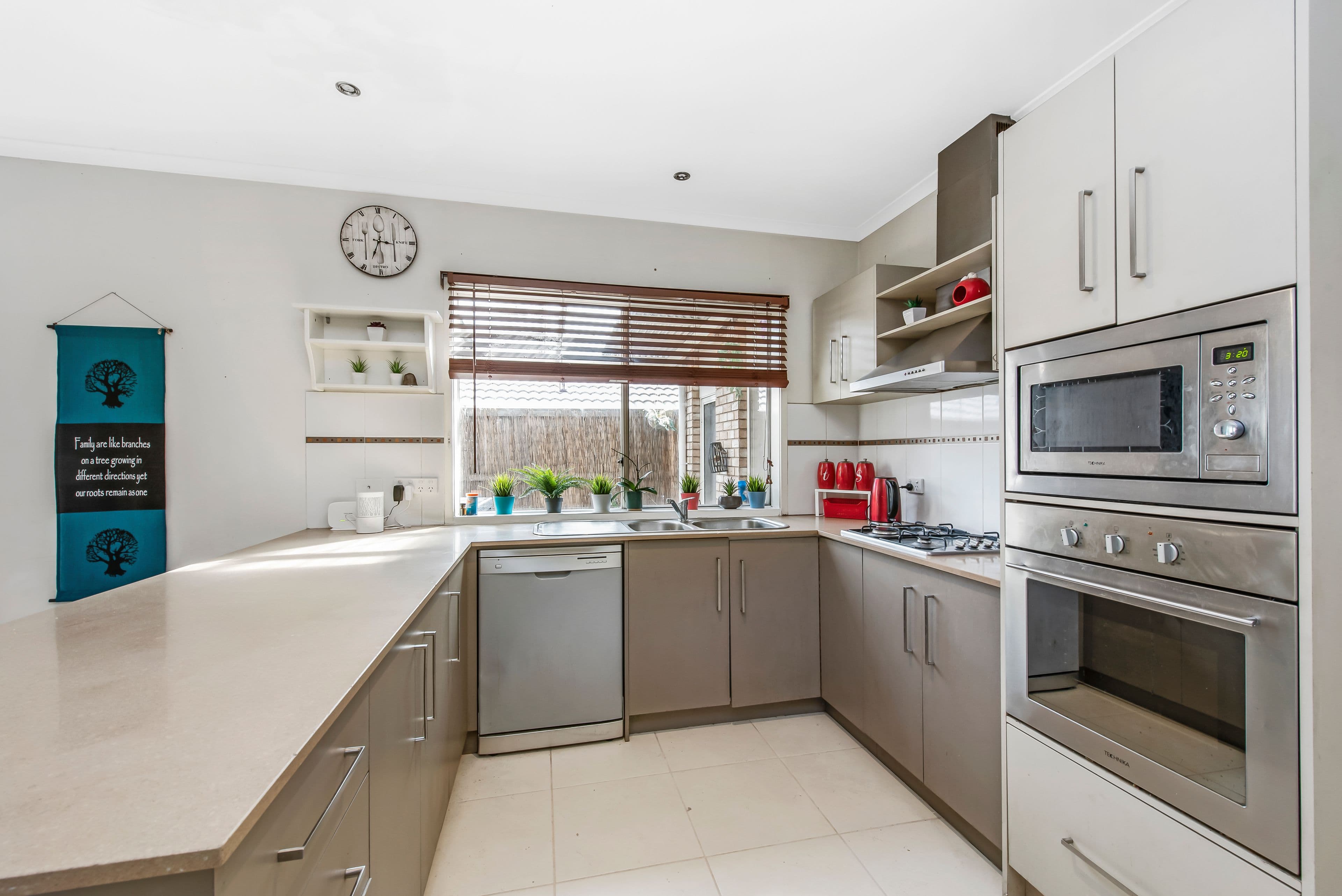 11 Fallingwater Drive, Pakenham VIC 3810, Pakenham - Thumbnail 3