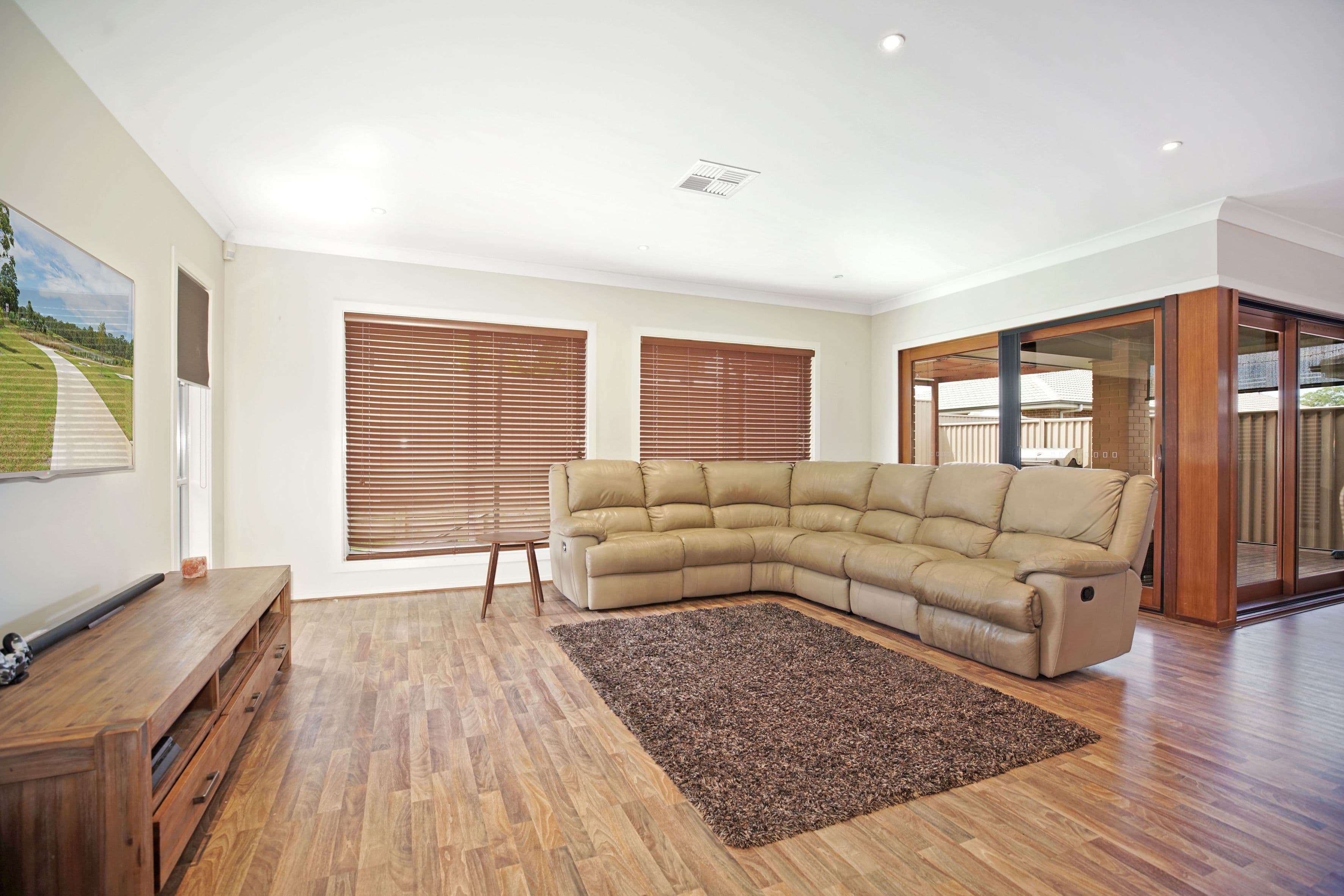 17 Cabarita Way, Jordan Springs - Thumbnail 3