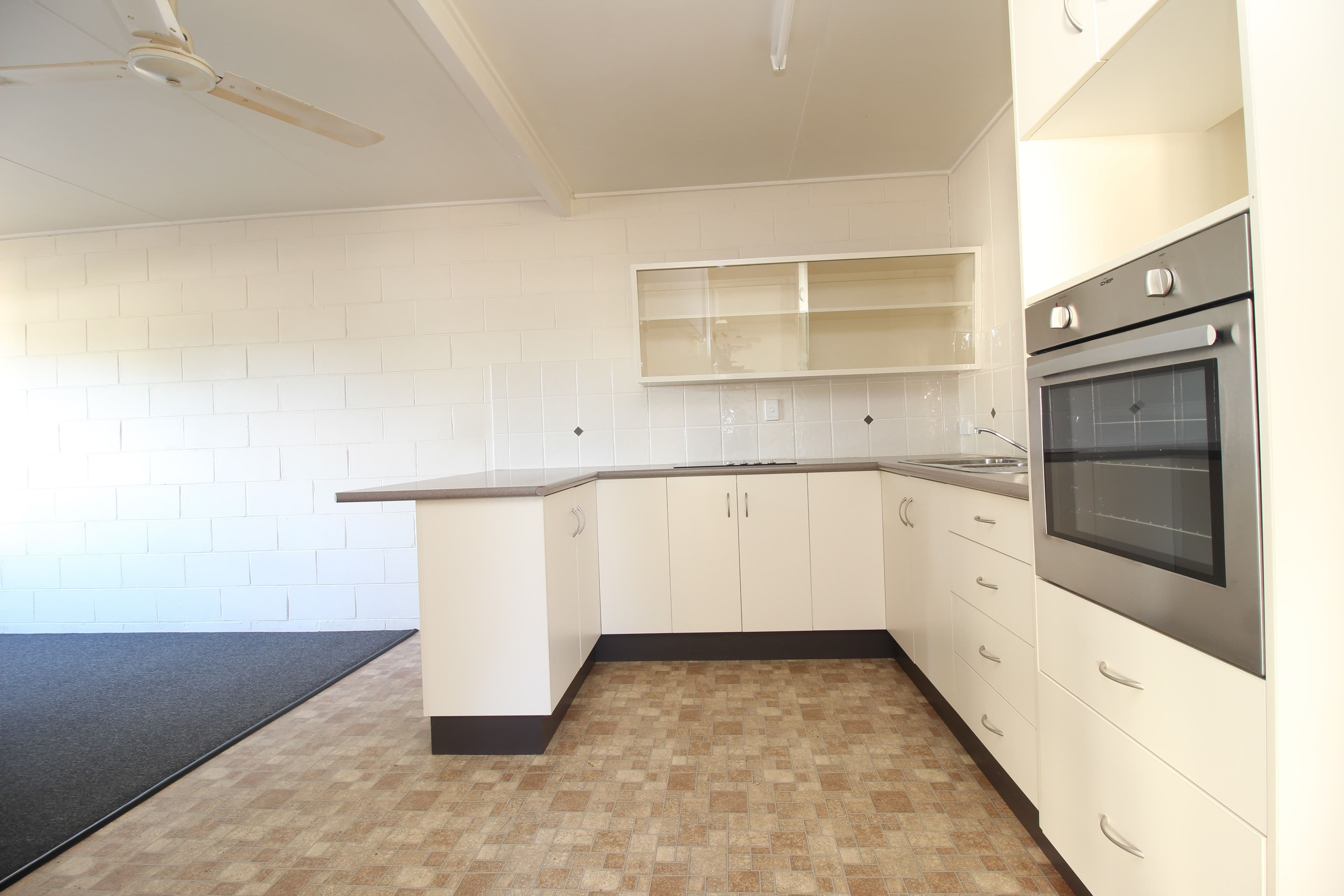 55 Esmond Street, Emerald QLD 4720, Emerald - Thumbnail 4