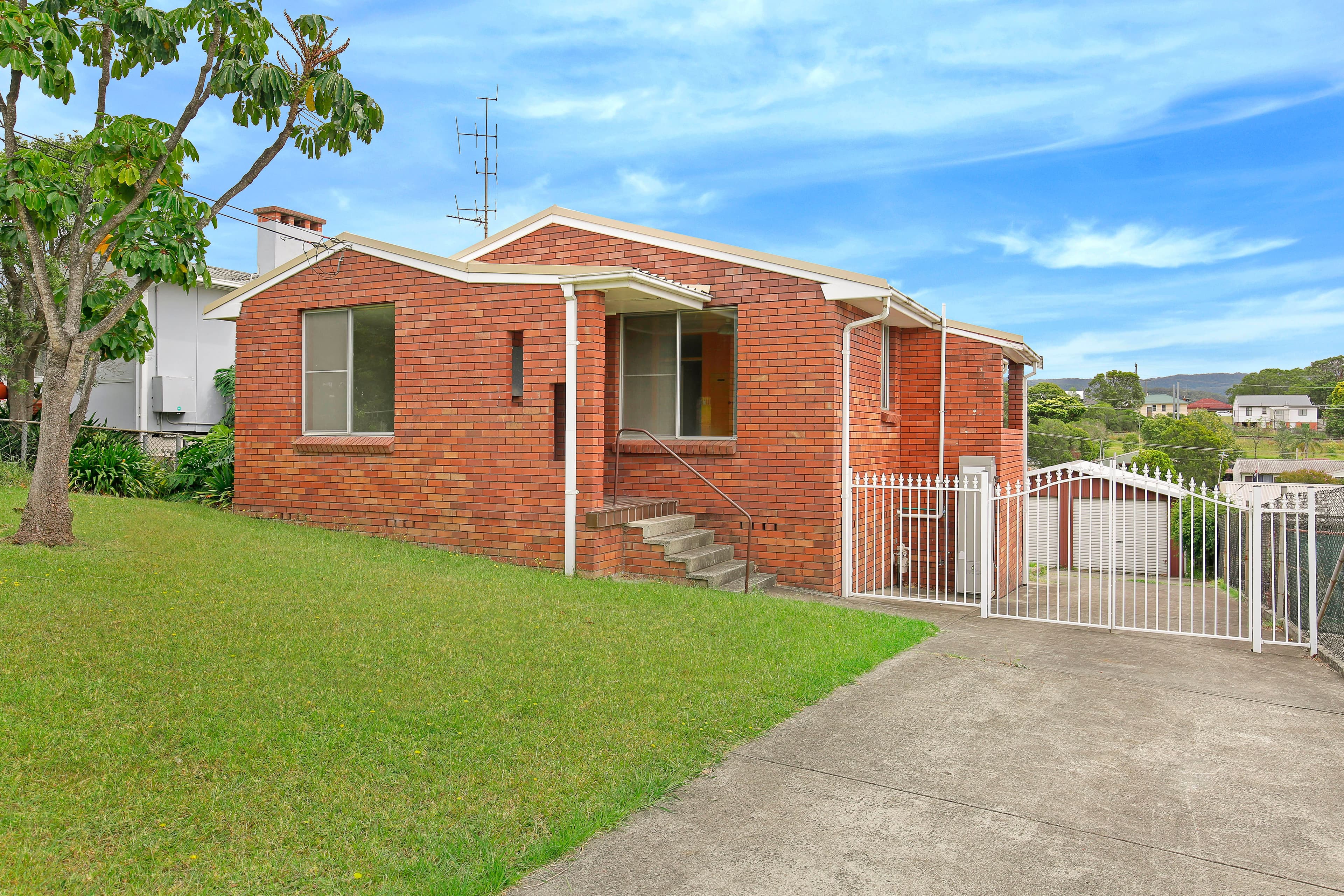 18 Stratford Road, Unanderra - Image 1