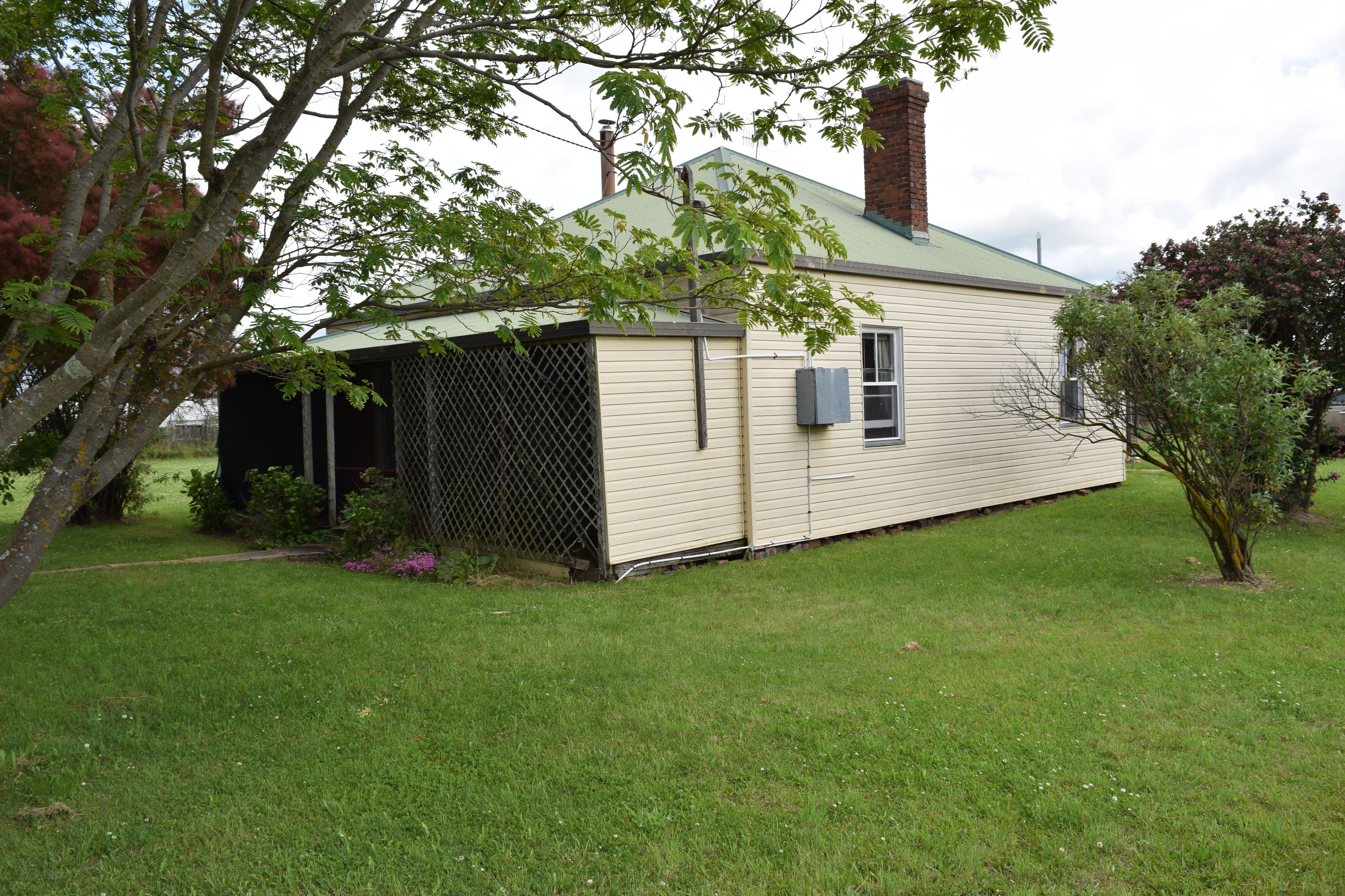 83 Ollera Street, Guyra - Thumbnail 2