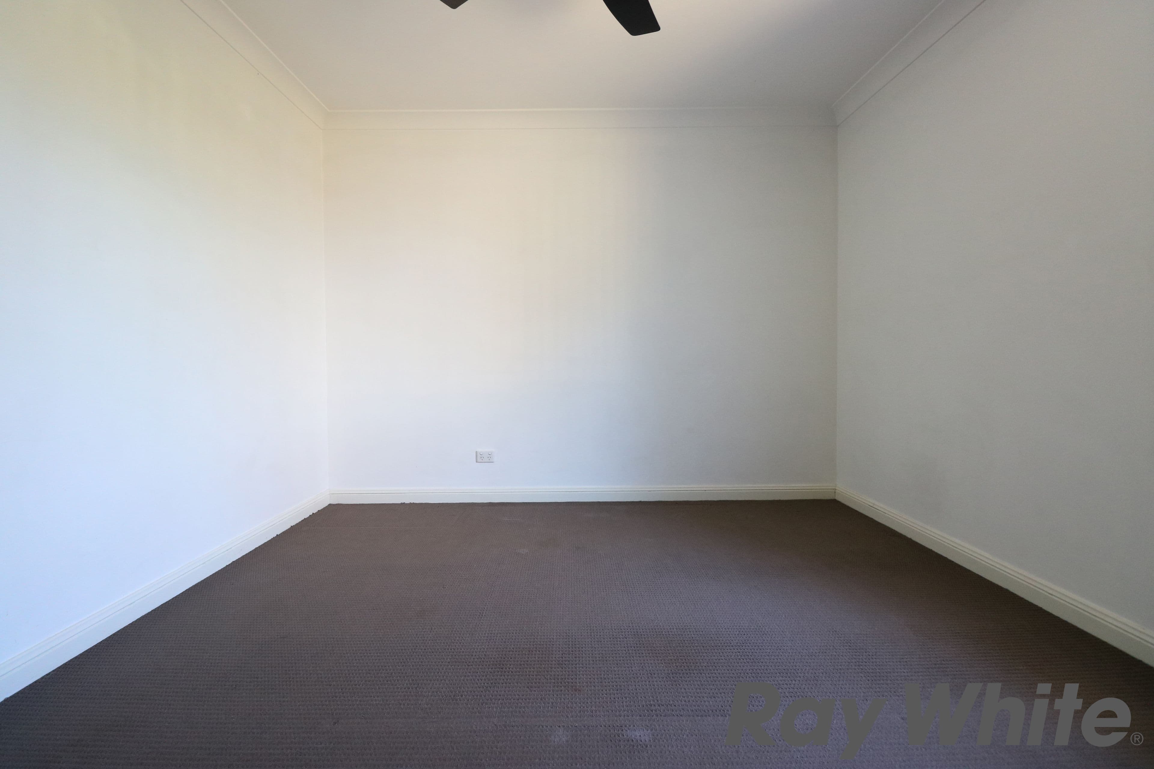 50 Chadwick Crescent, Fairfield West - Thumbnail 5
