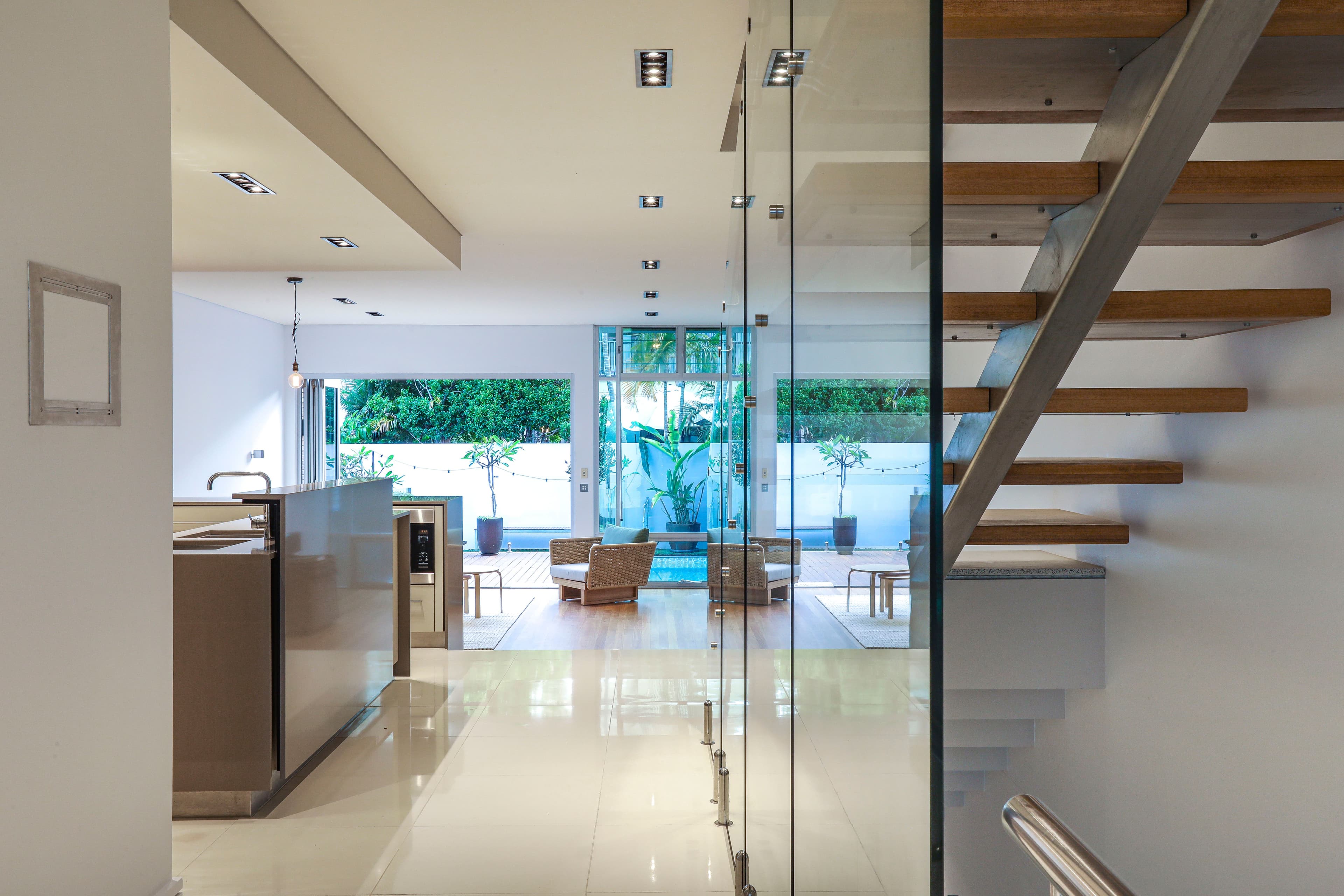 42 Peak Avenue, Main Beach QLD 4217, Main Beach - Thumbnail 4