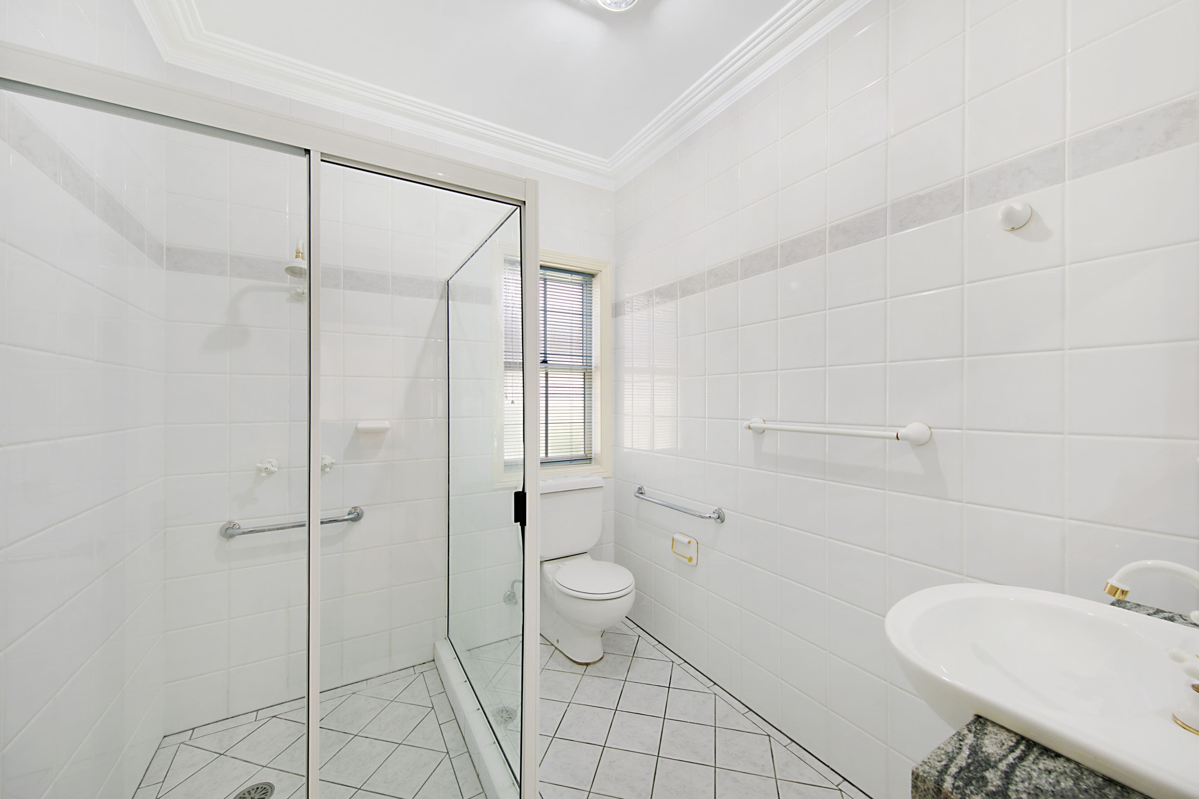 2 Keats Avenue, Bateau Bay NSW 2261, Bateau Bay - Thumbnail 6