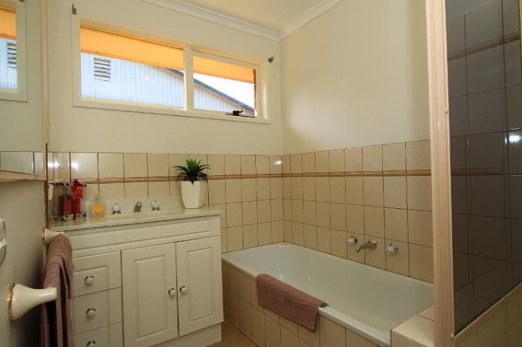 33 Beauchamp Street, HEATHCOTE VIC 3523, Heathcote - Thumbnail 4