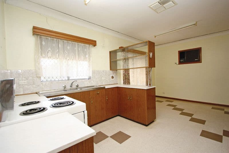 12 GREGORY Crescent, Seaton SA 5023, Seaton - Thumbnail 3