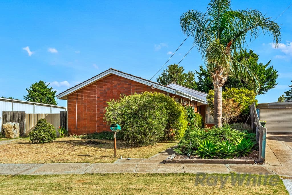 24 Valentine Crescent, Sunshine West VIC 3020, Sunshine West - Thumbnail 2