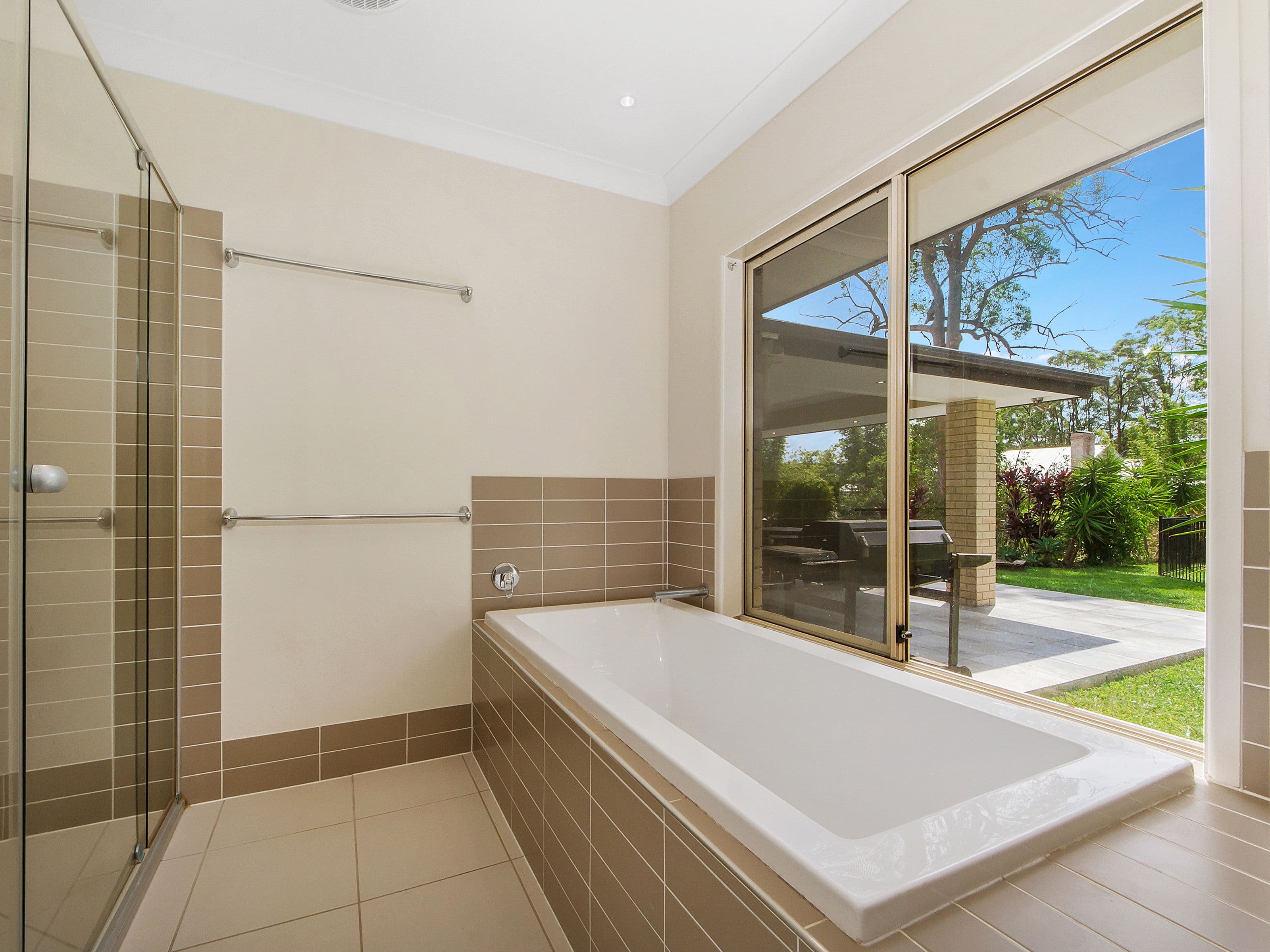 42 Ginger Rogers Road, Maudsland QLD 4210, Maudsland - Thumbnail 7
