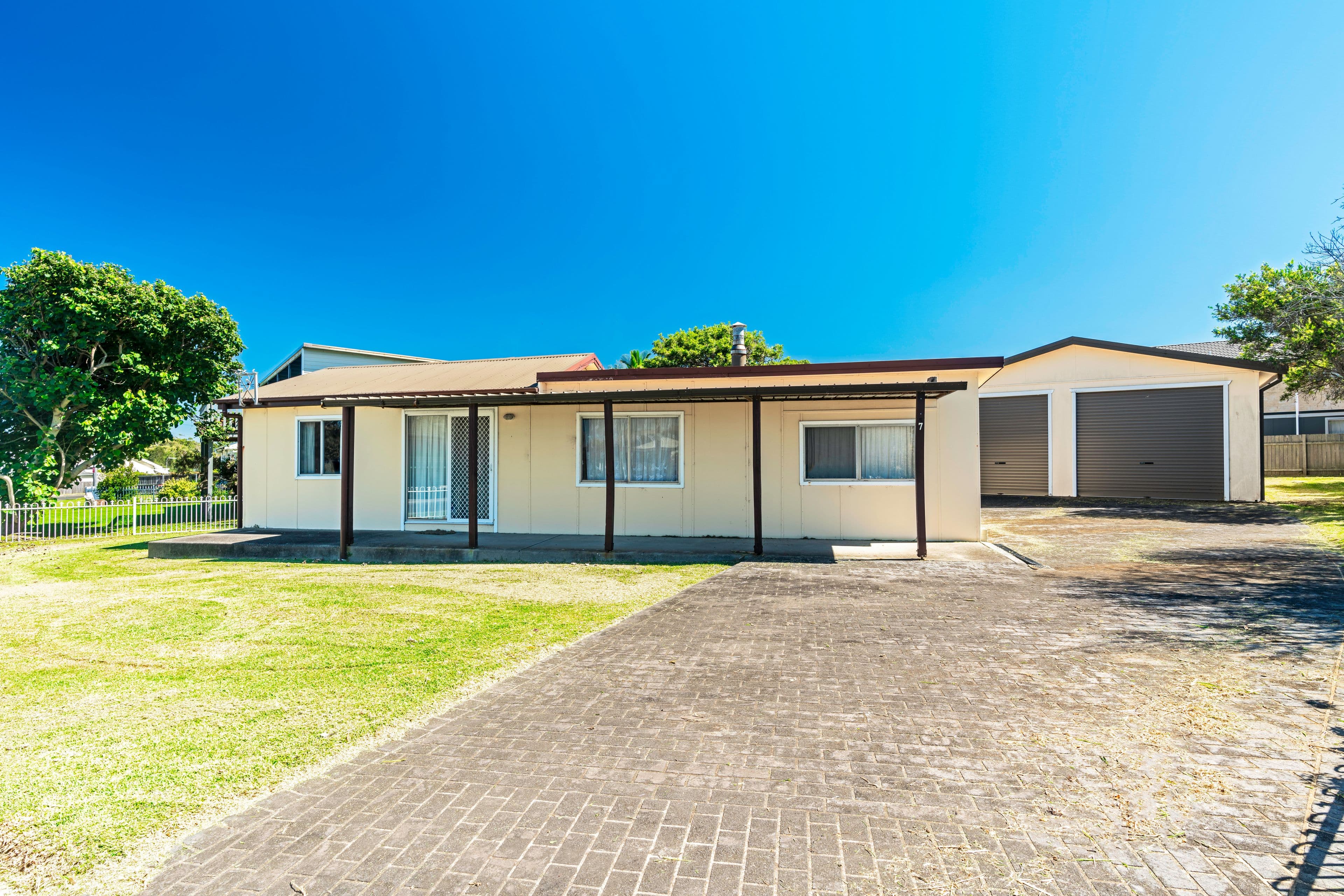 7 Farrant Avenue, Culburra Beach - Image 1