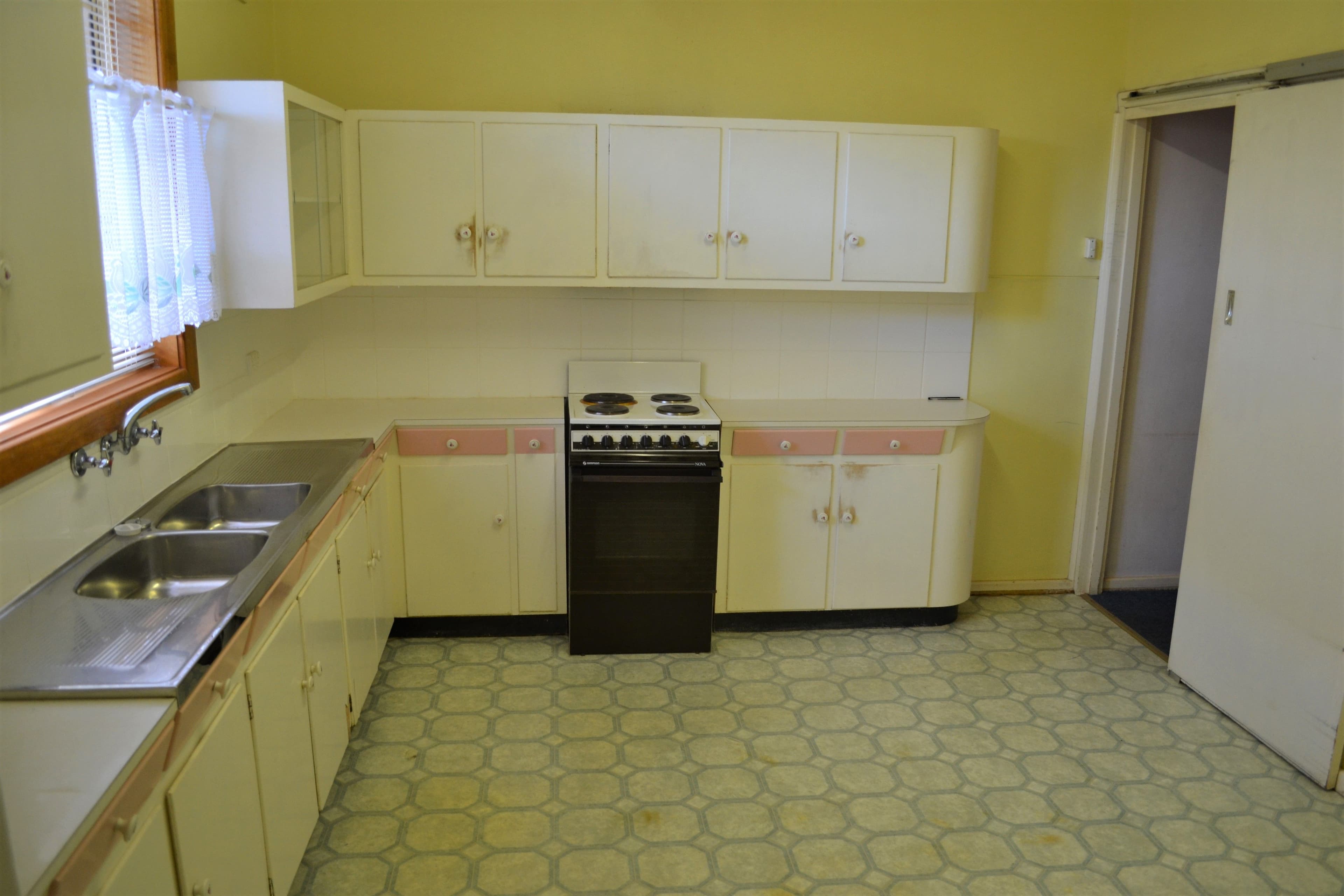 77 Broadbent Terrace, Whyalla SA 5600, Whyalla - Thumbnail 3