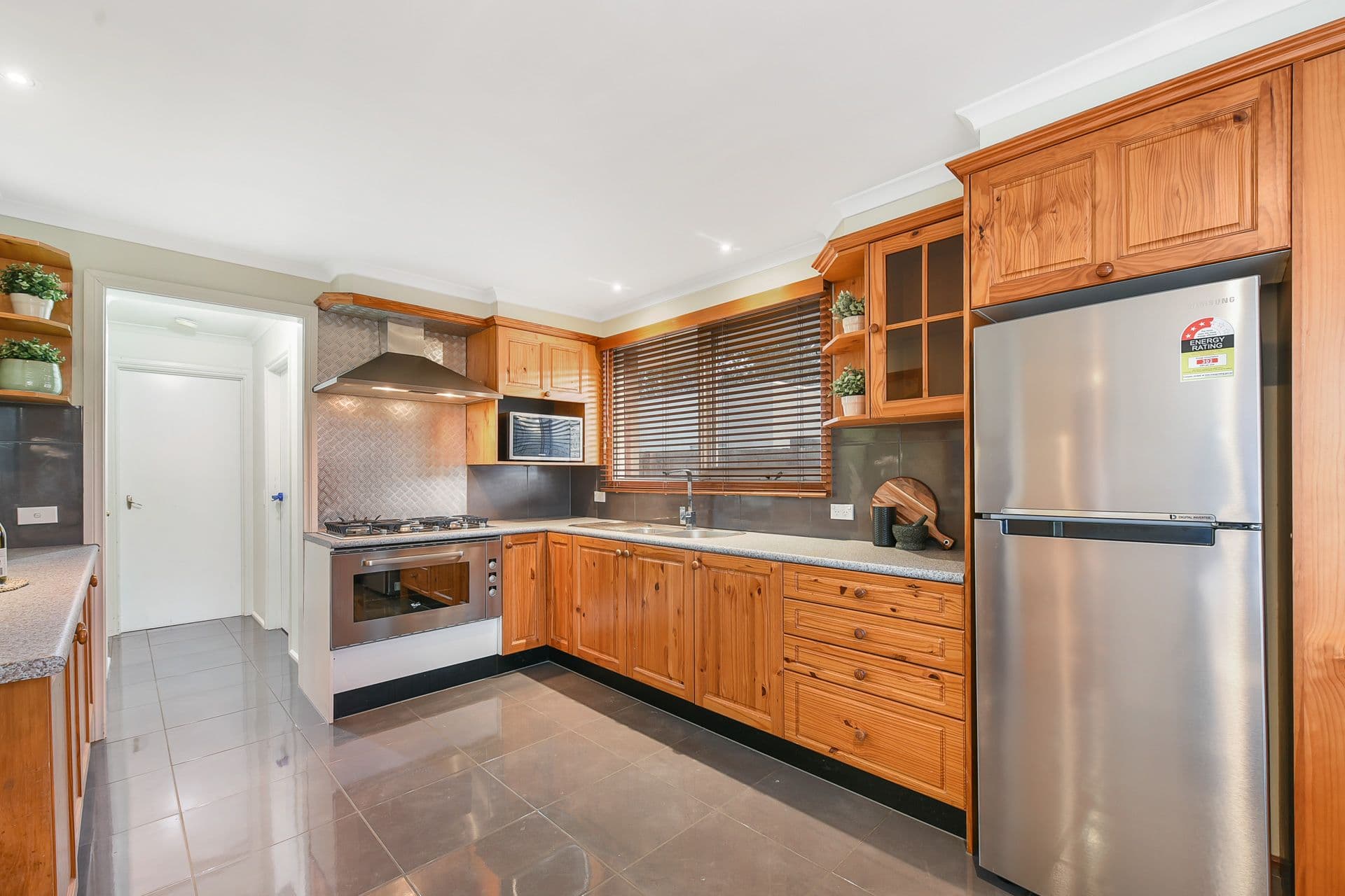 6 Garnet Court, Hampton Park VIC 3976, Hampton Park - Thumbnail 3