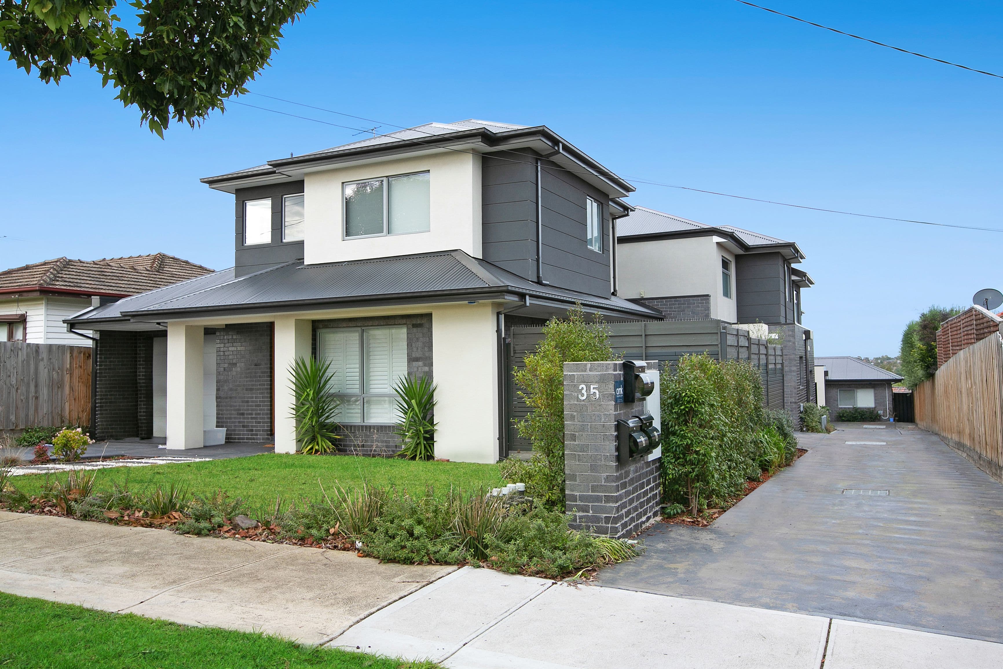 35 Hickford Street, Reservoir VIC 3073, Reservoir - Thumbnail 2