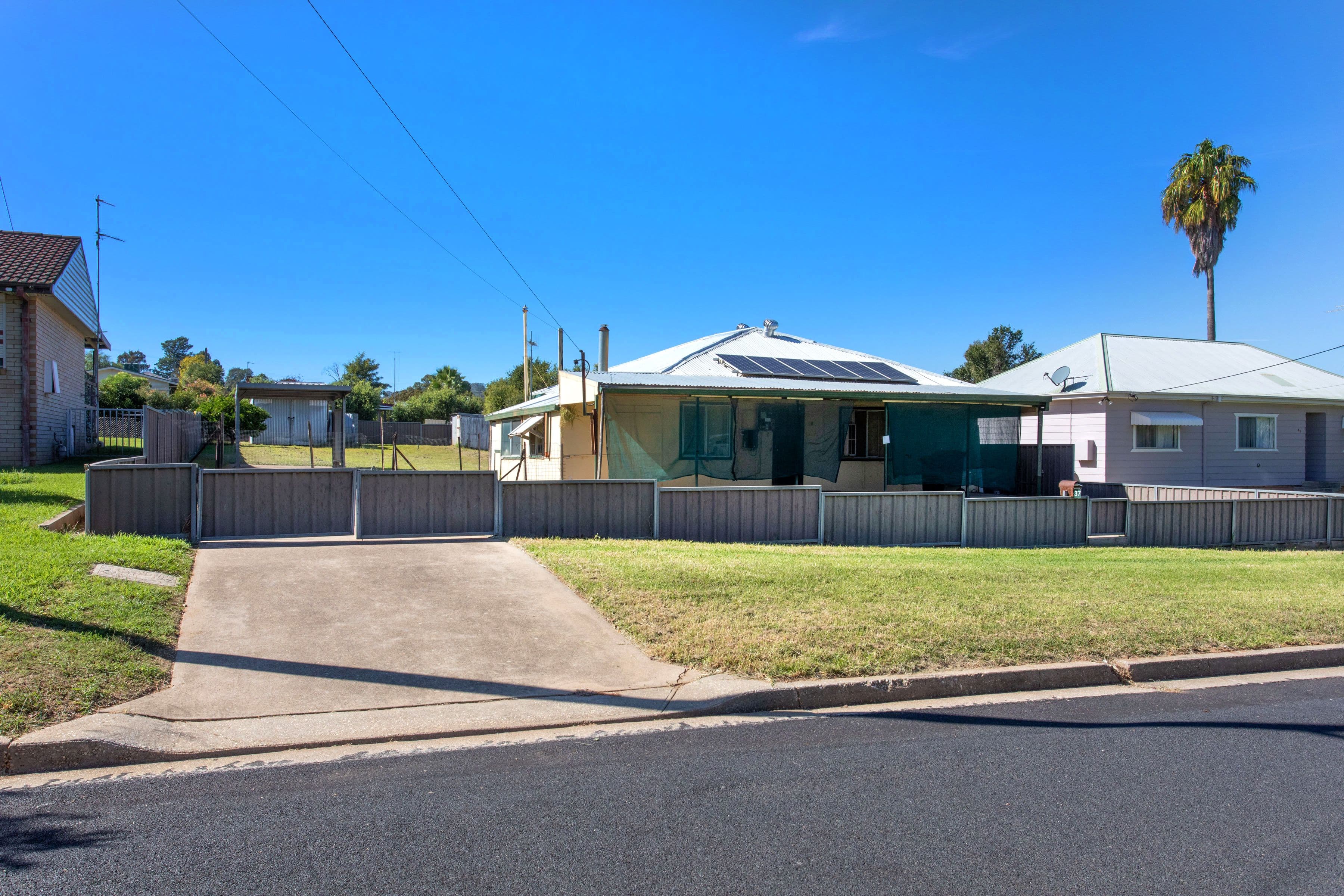 37 Victor Street, Cowra NSW 2794, Cowra - Image 1