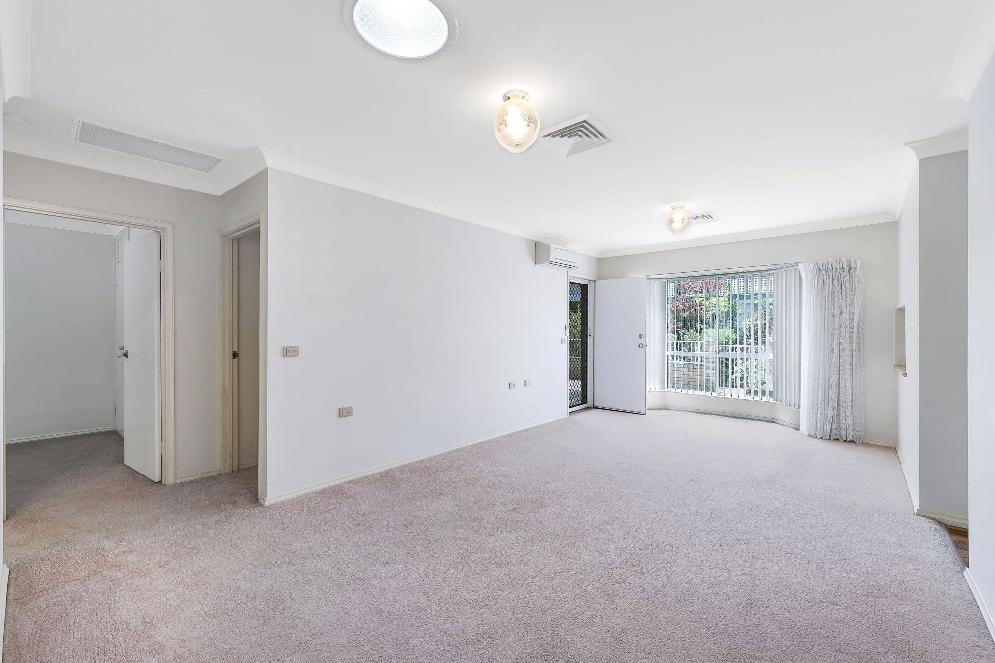 15 Lorraine Avenue, Berkeley Vale - Thumbnail 2