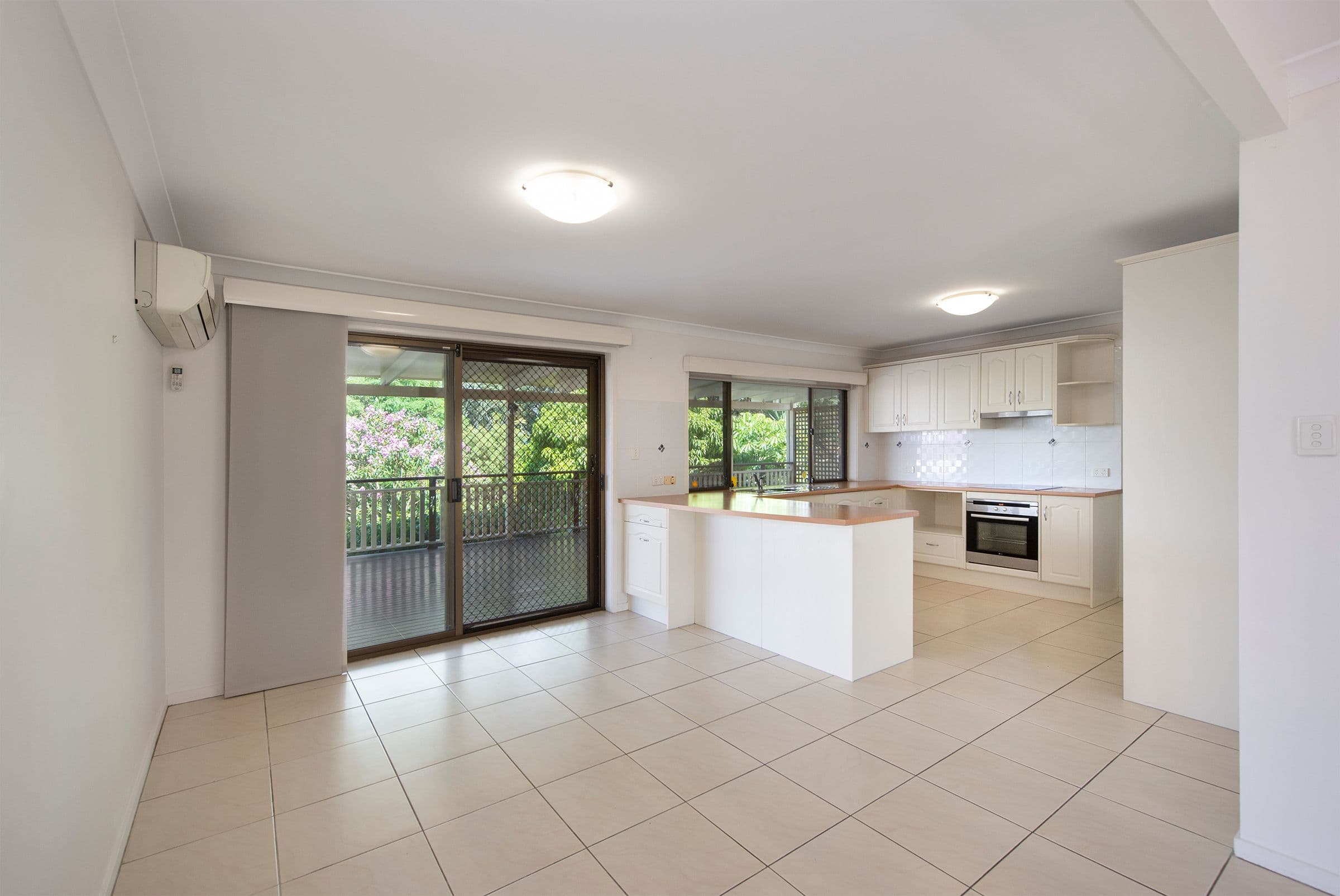 33 Cowra Street, Tanah Merah QLD 4128, Tanah Merah - Thumbnail 6