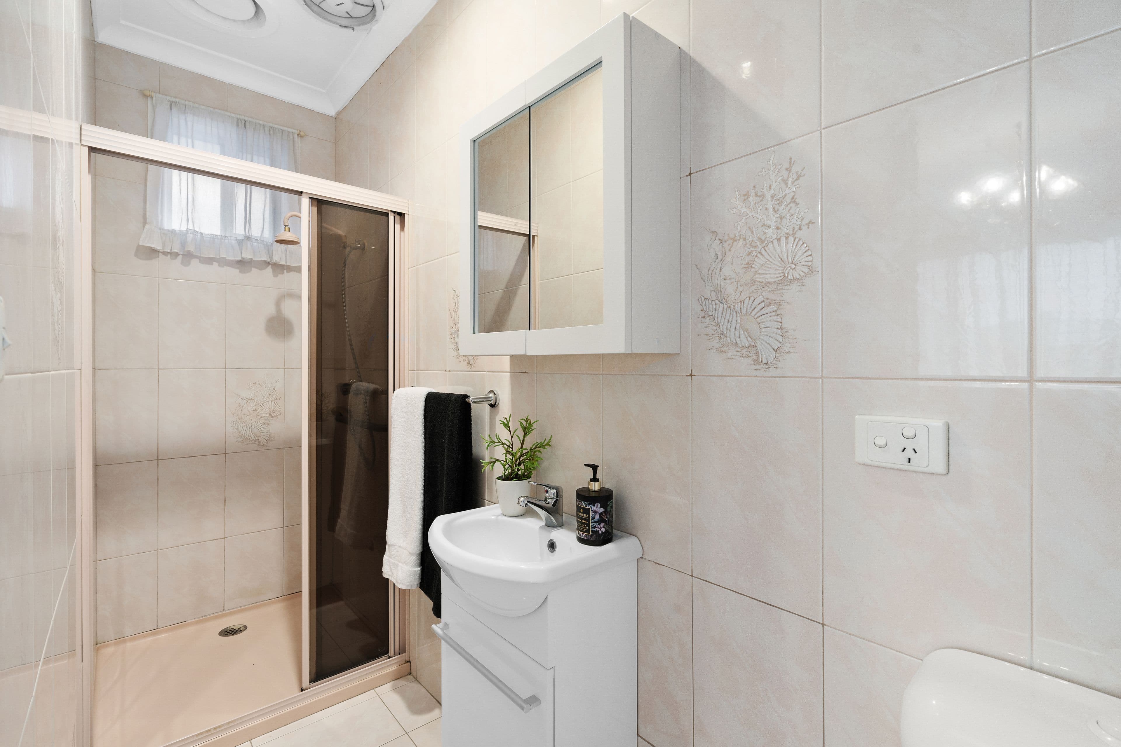 28 Tovey Street, Reservoir VIC 3073, Reservoir - Thumbnail 8