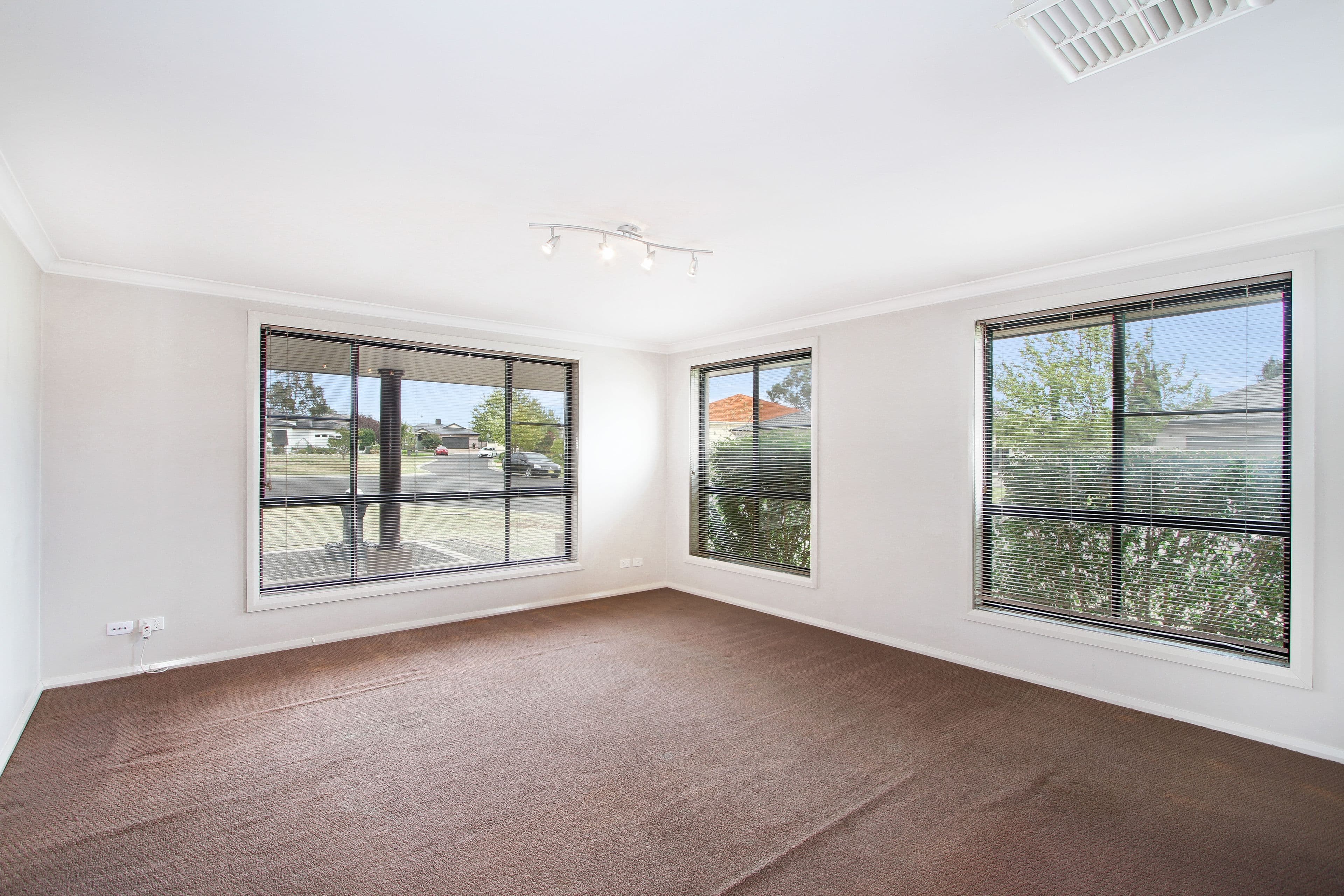 33 The Grange, Tamworth NSW 2340, Tamworth - Thumbnail 2