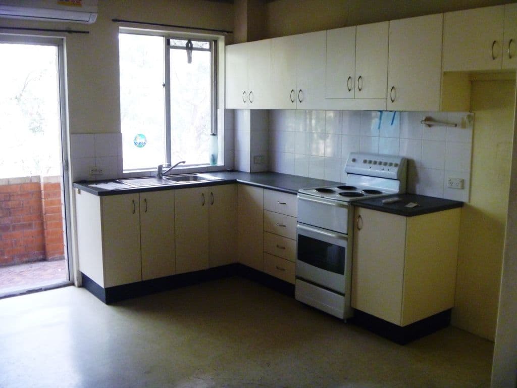 1 Waterside Crescent, Carramar - Thumbnail 2