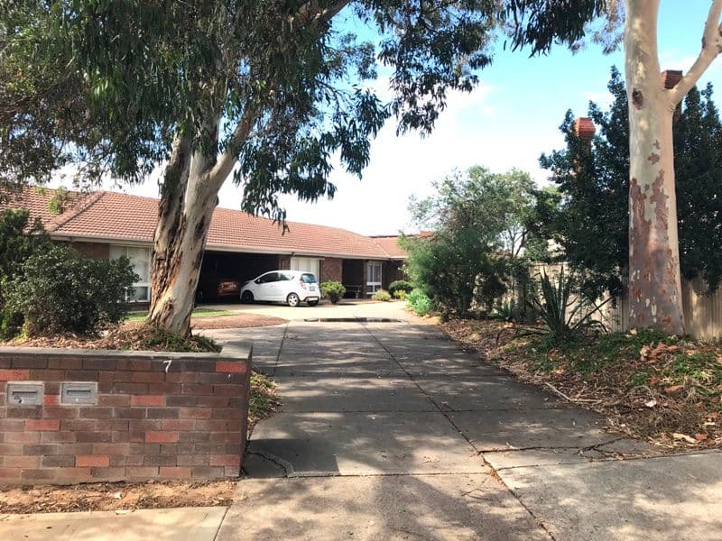 4/7 Lamont Street, Renown Park - Image 1