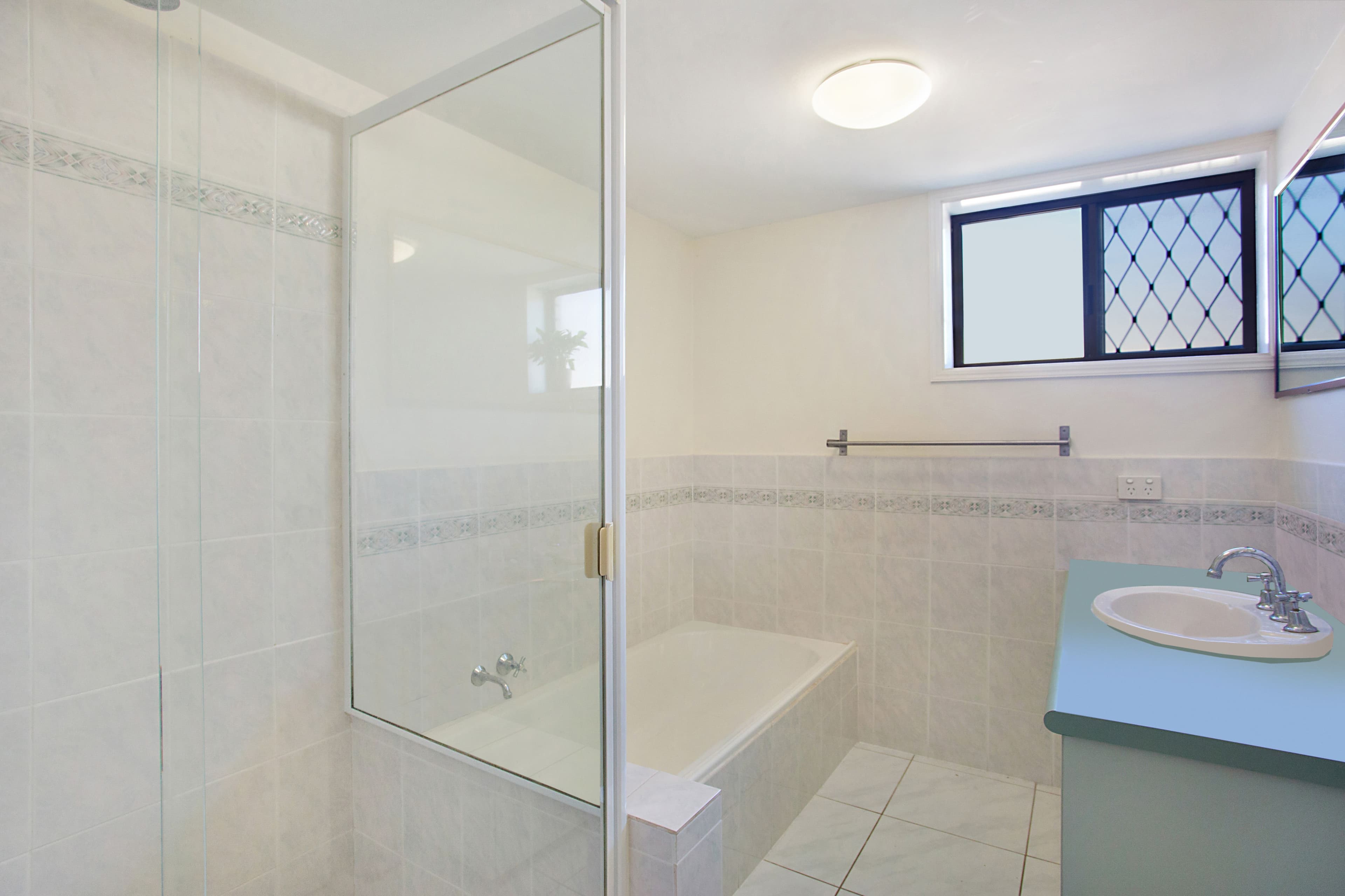 5 'Weston Lodge' 15 Mermaid Avenue, Mermaid Beach QLD 4218, Mermaid Beach - Thumbnail 8