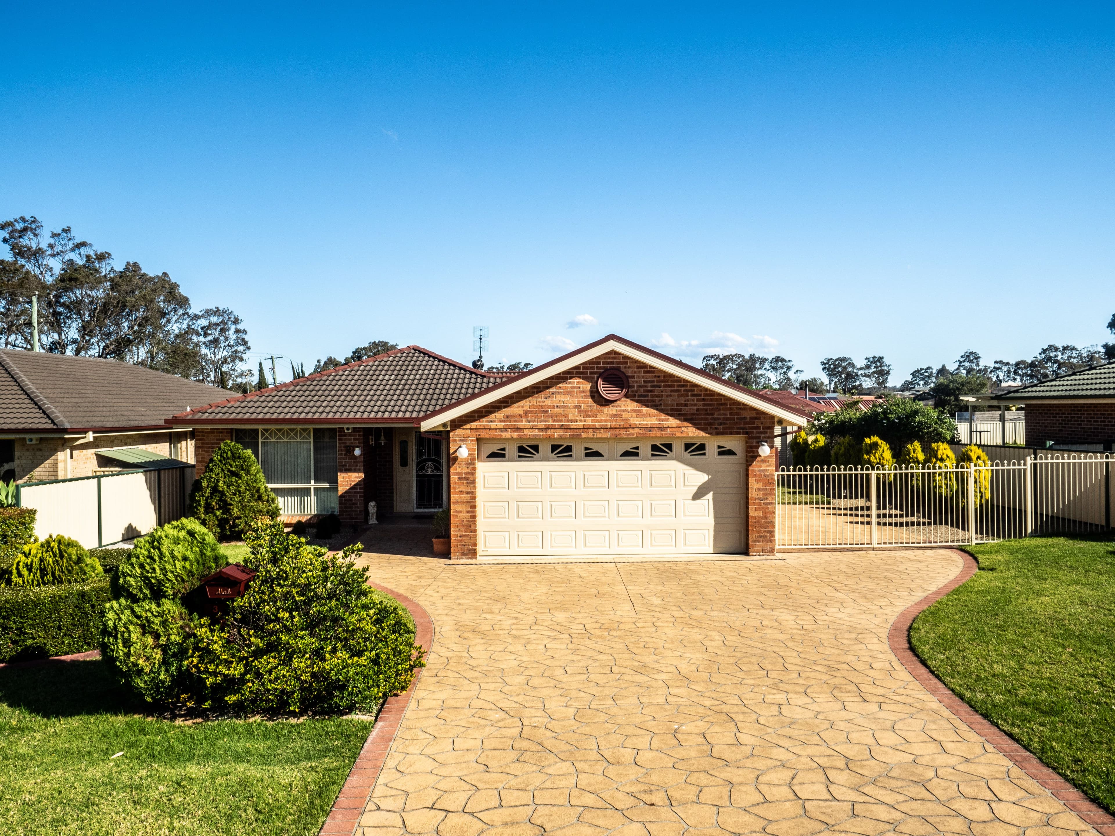 3 Golden Grove, Worrigee - Image 1