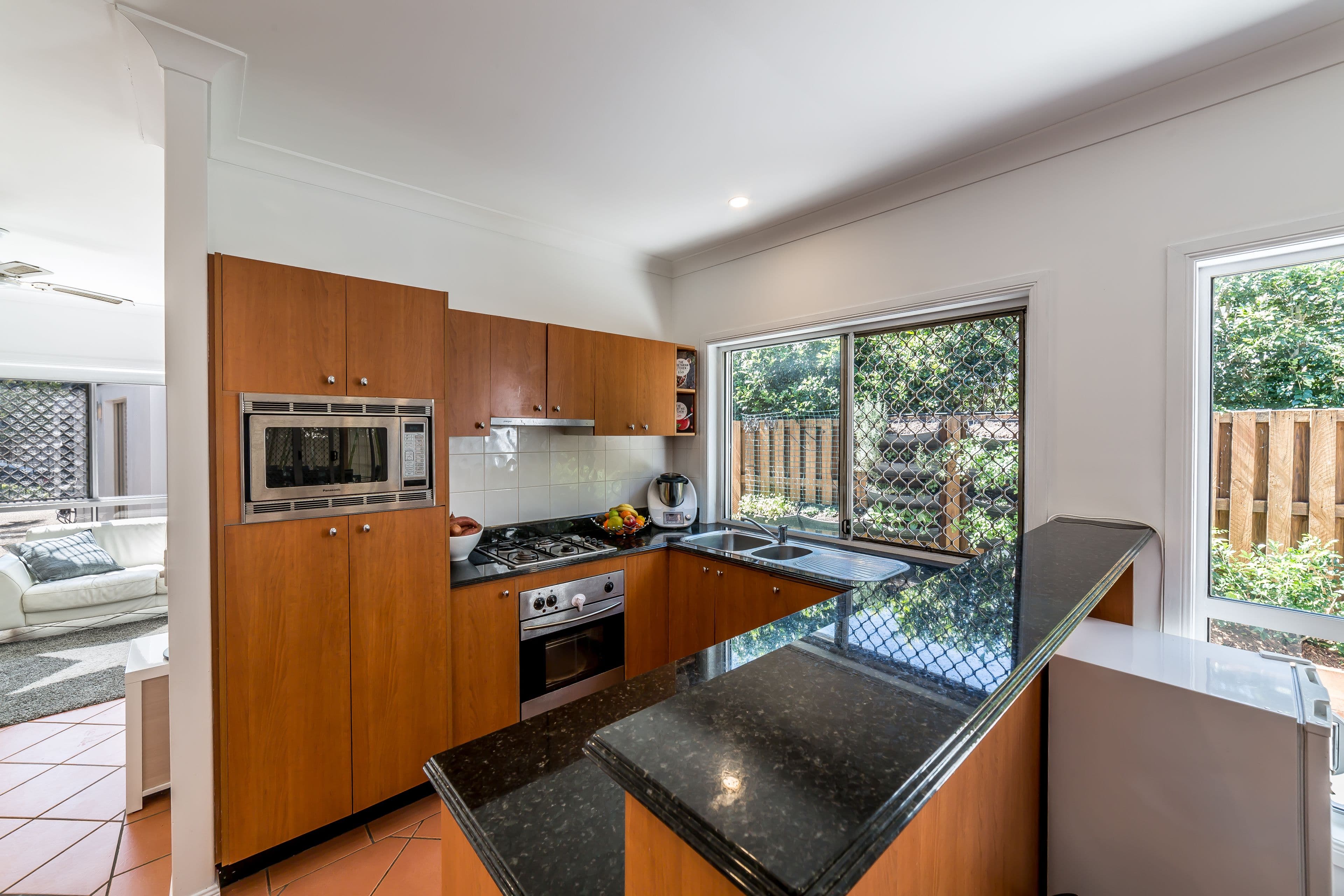 4 Bradbrook Street, Southport QLD 4215, Southport - Thumbnail 4