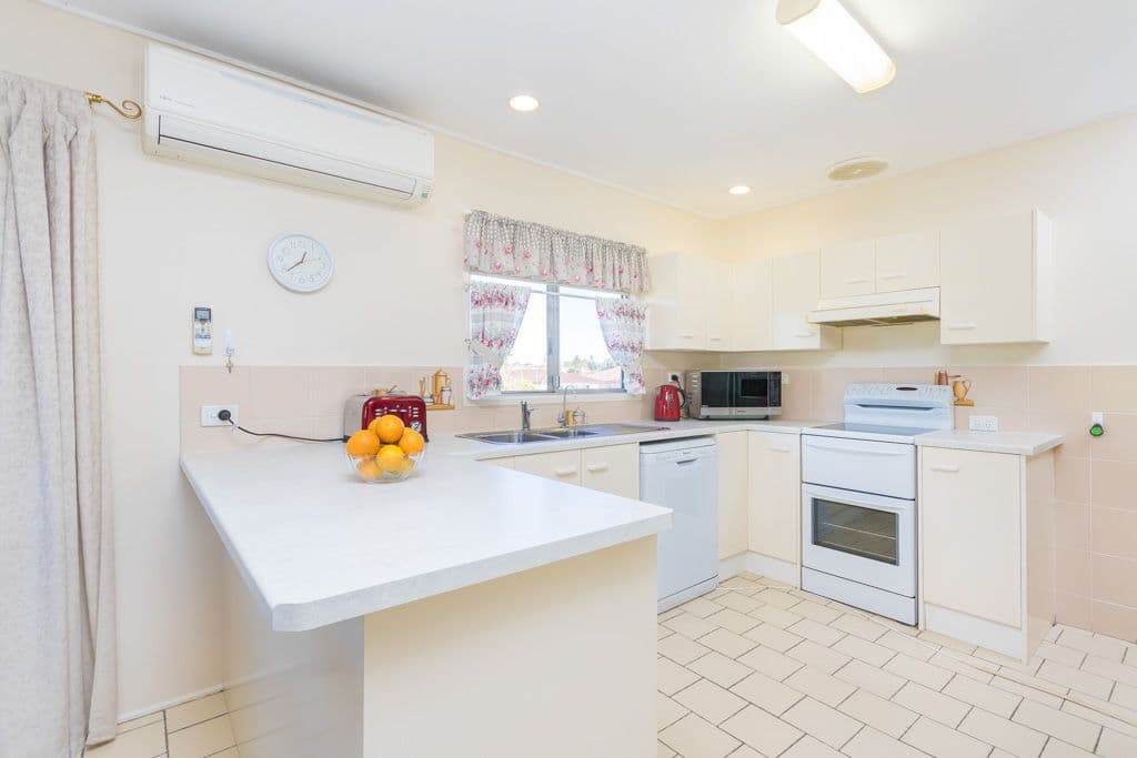 16 Peter Street, Strathpine QLD 4500, Strathpine - Thumbnail 2