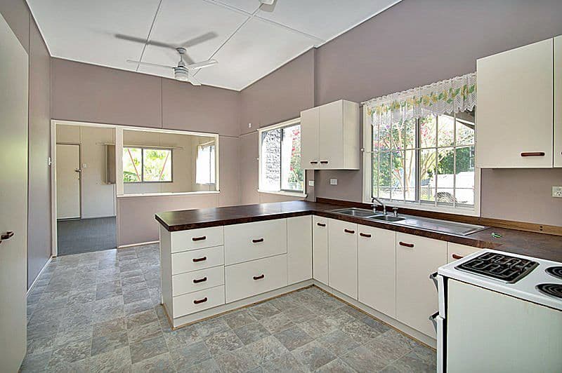 2 Russell Street, Silkstone QLD 4304, Silkstone - Thumbnail 4