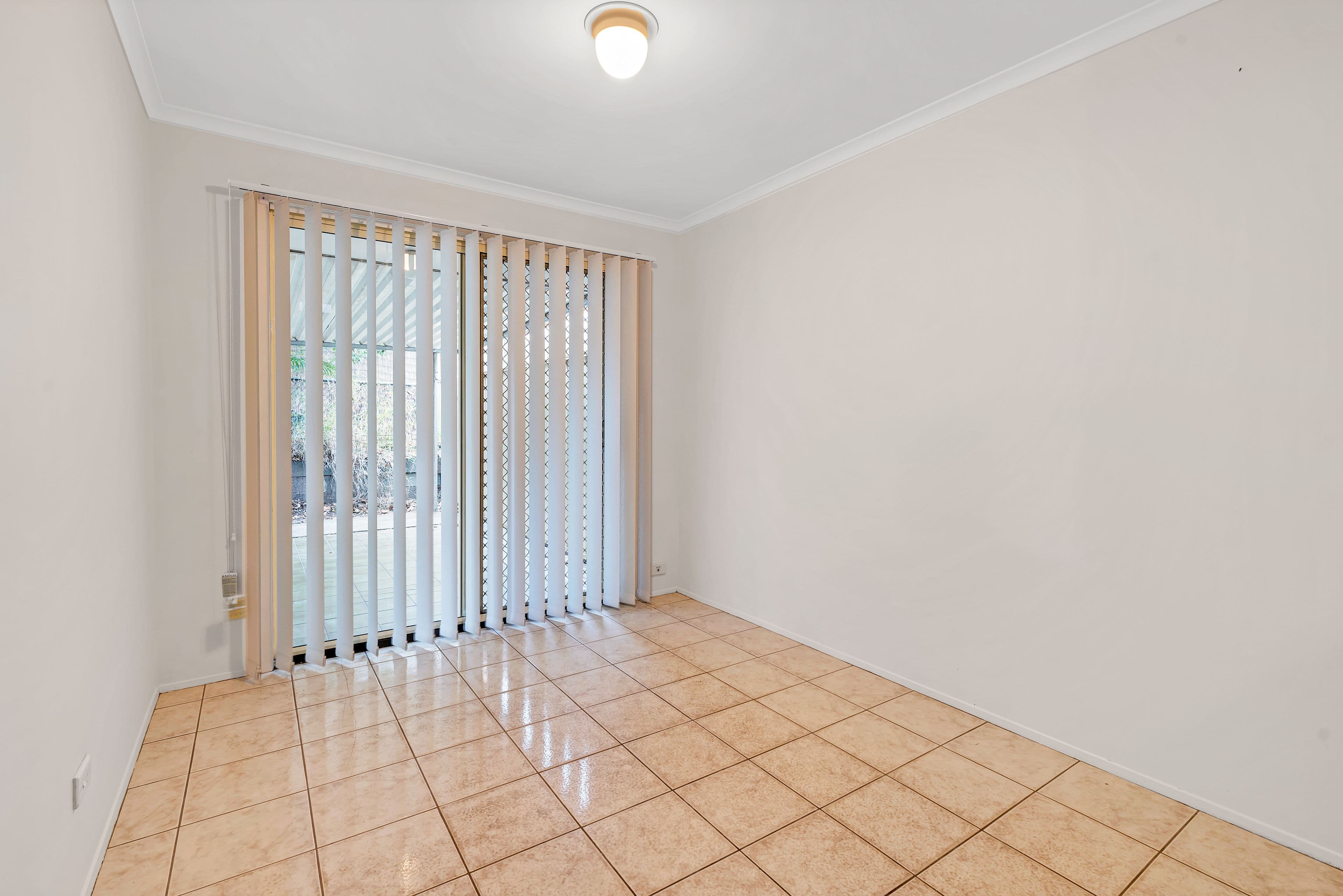 4 Hepburn Court, Oxenford QLD 4210, Oxenford - Thumbnail 4