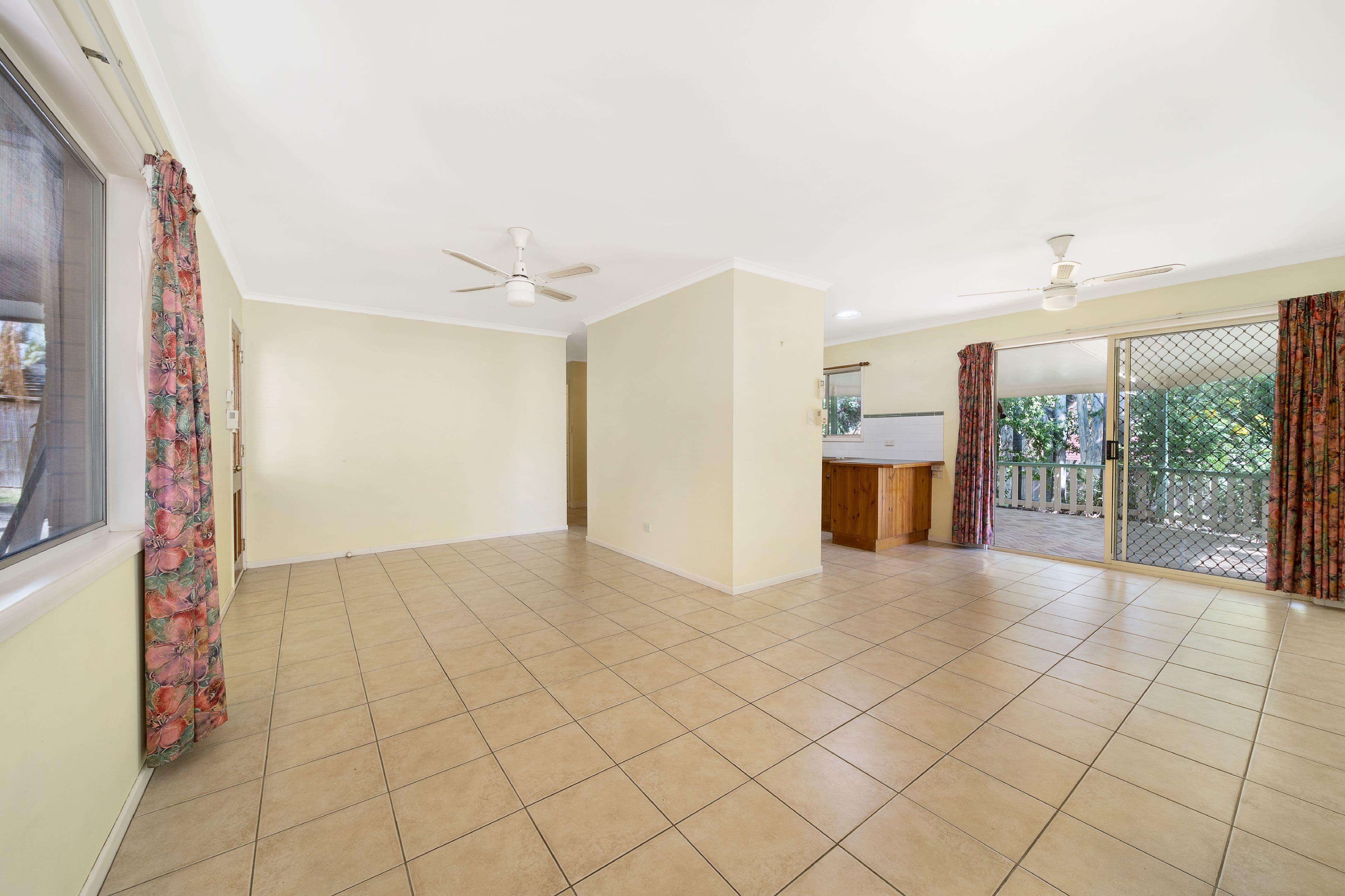 10 Donna Avenue, Rochedale South QLD 4123, Rochedale South - Thumbnail 2