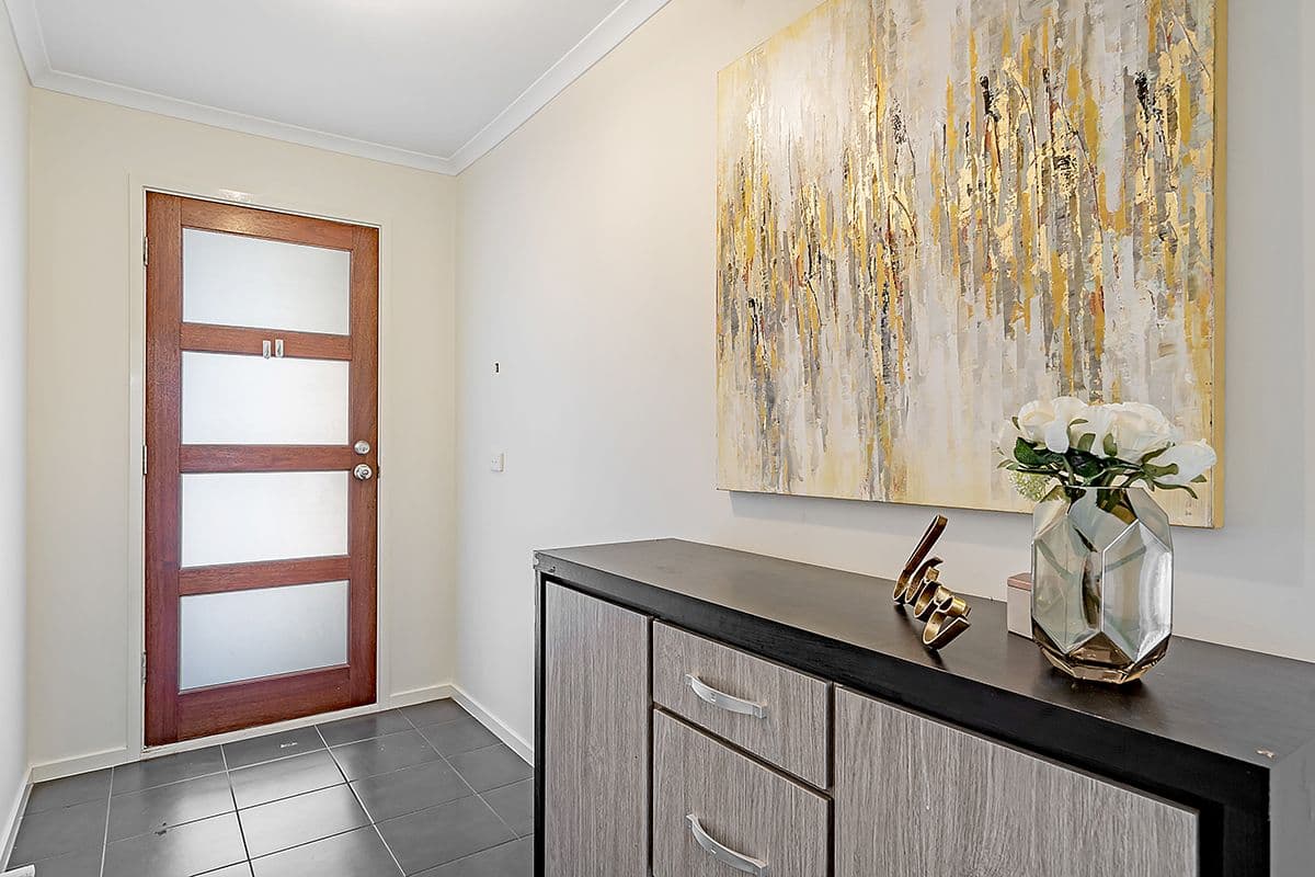 8 Eastwood Place, Craigieburn VIC 3064, Craigieburn - Thumbnail 3
