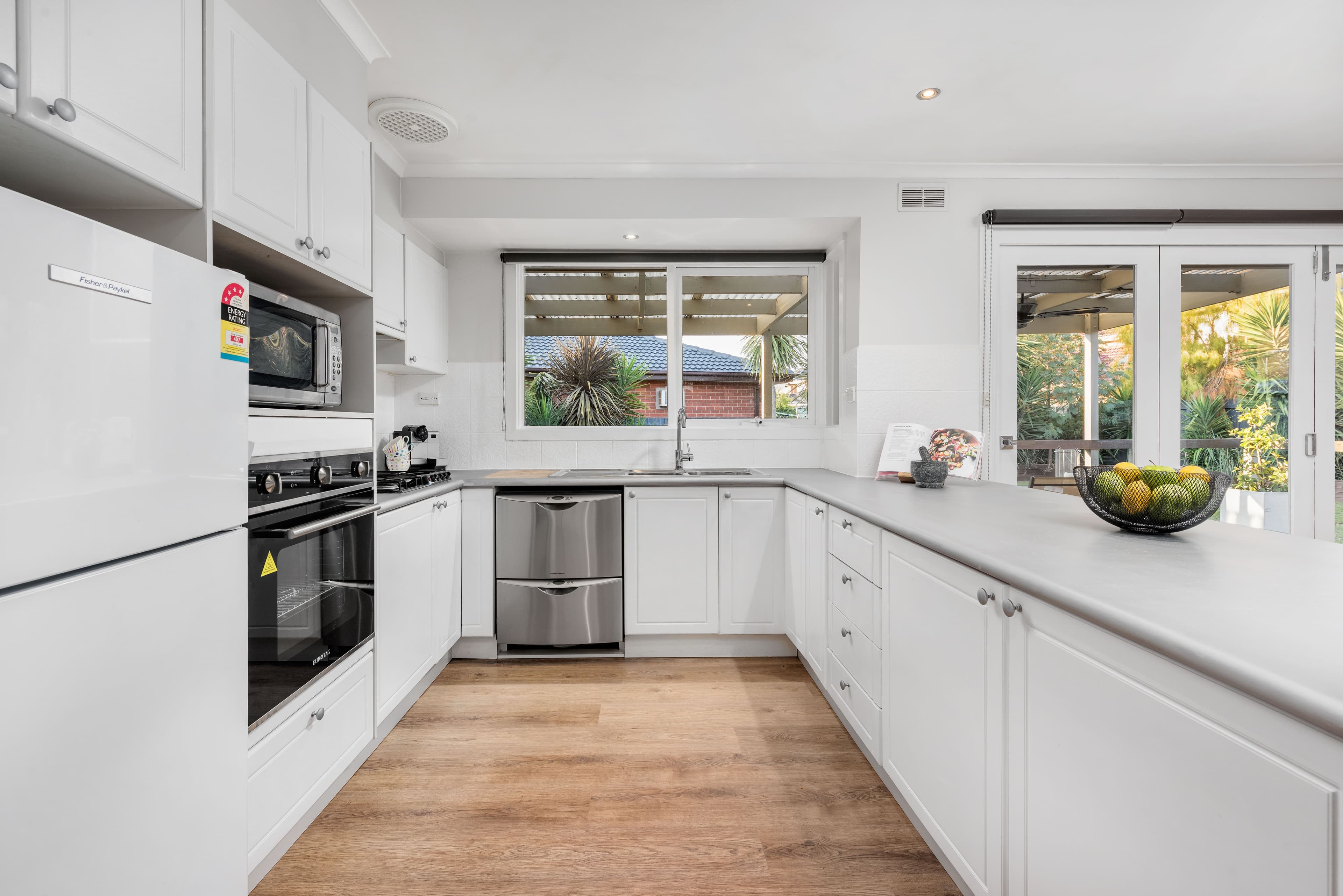 10 Penrith Crescent, Bundoora VIC 3083, Bundoora - Thumbnail 4