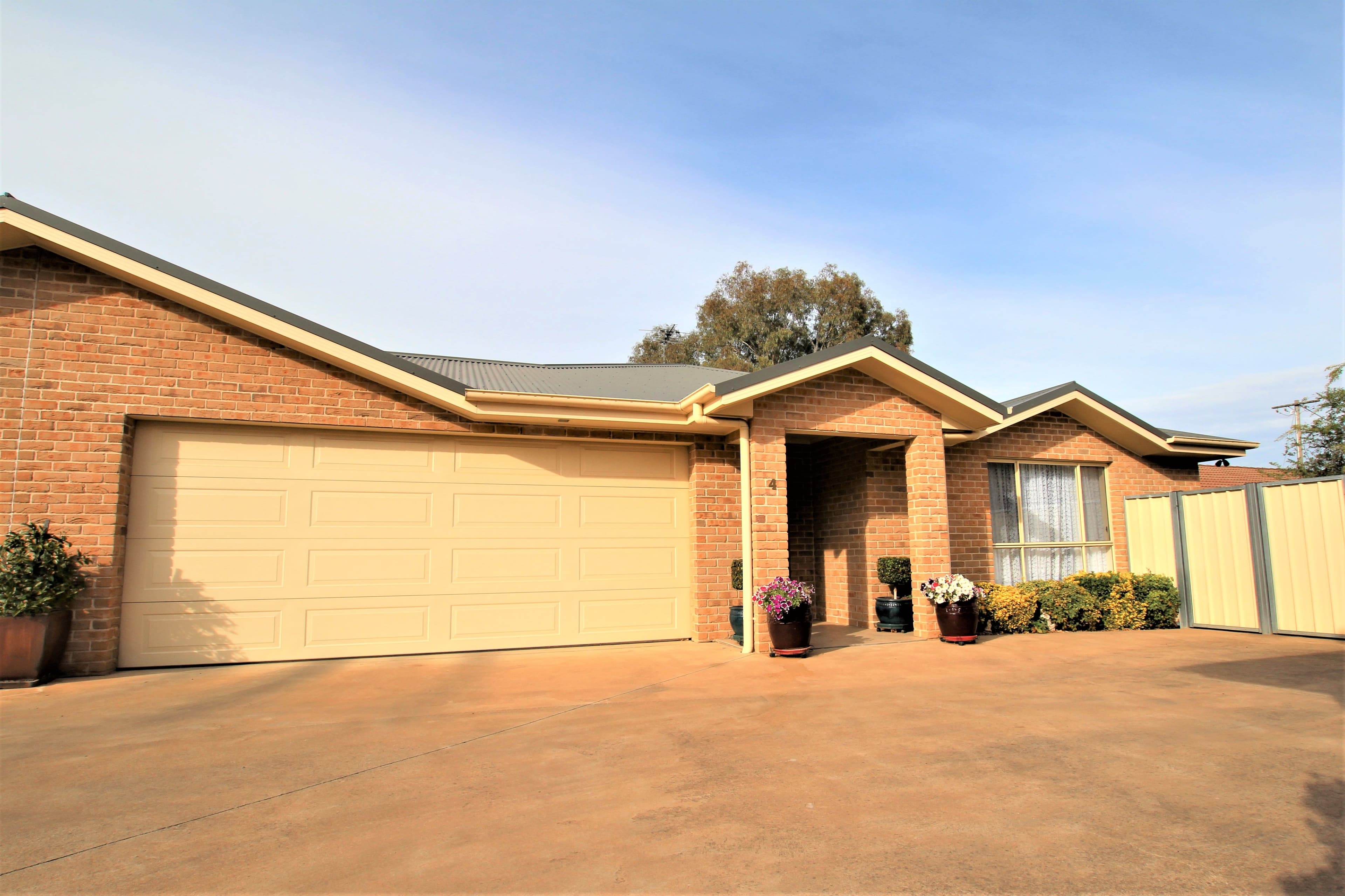 10 Edwards Street, Young NSW 2594, Young - Image 1