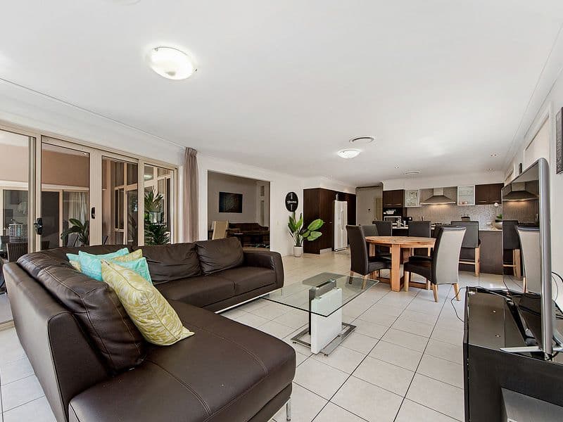 4 Thames Place, Oxenford QLD 4210, Oxenford - Thumbnail 5