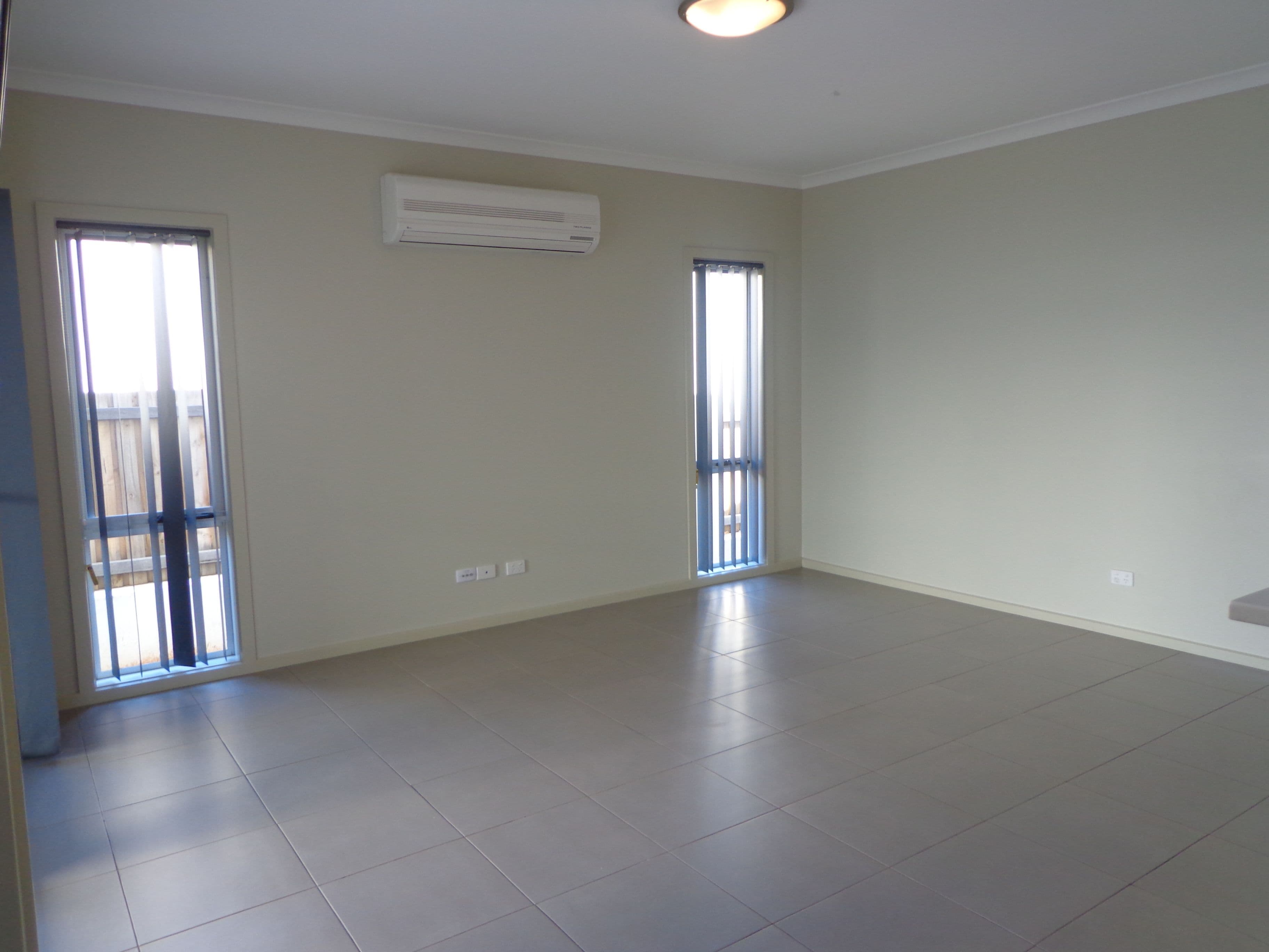 9 Devlin Street, Gungahlin ACT 2912, Gungahlin - Thumbnail 2